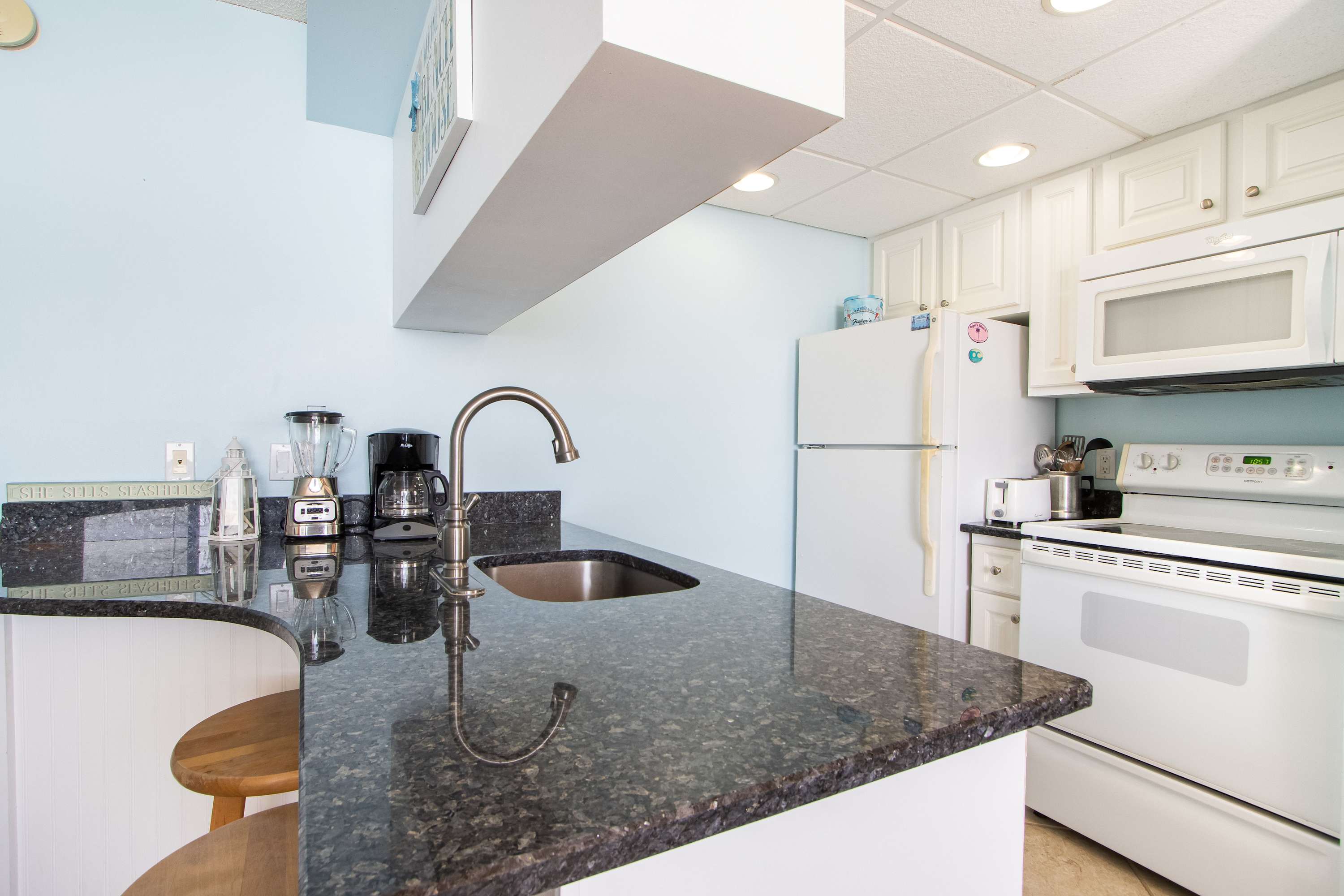 Golden Sands 1106: Gorgeous Oceanfront 1 BDRM condo, fully renovated and professionally decorated. All the comforts of home