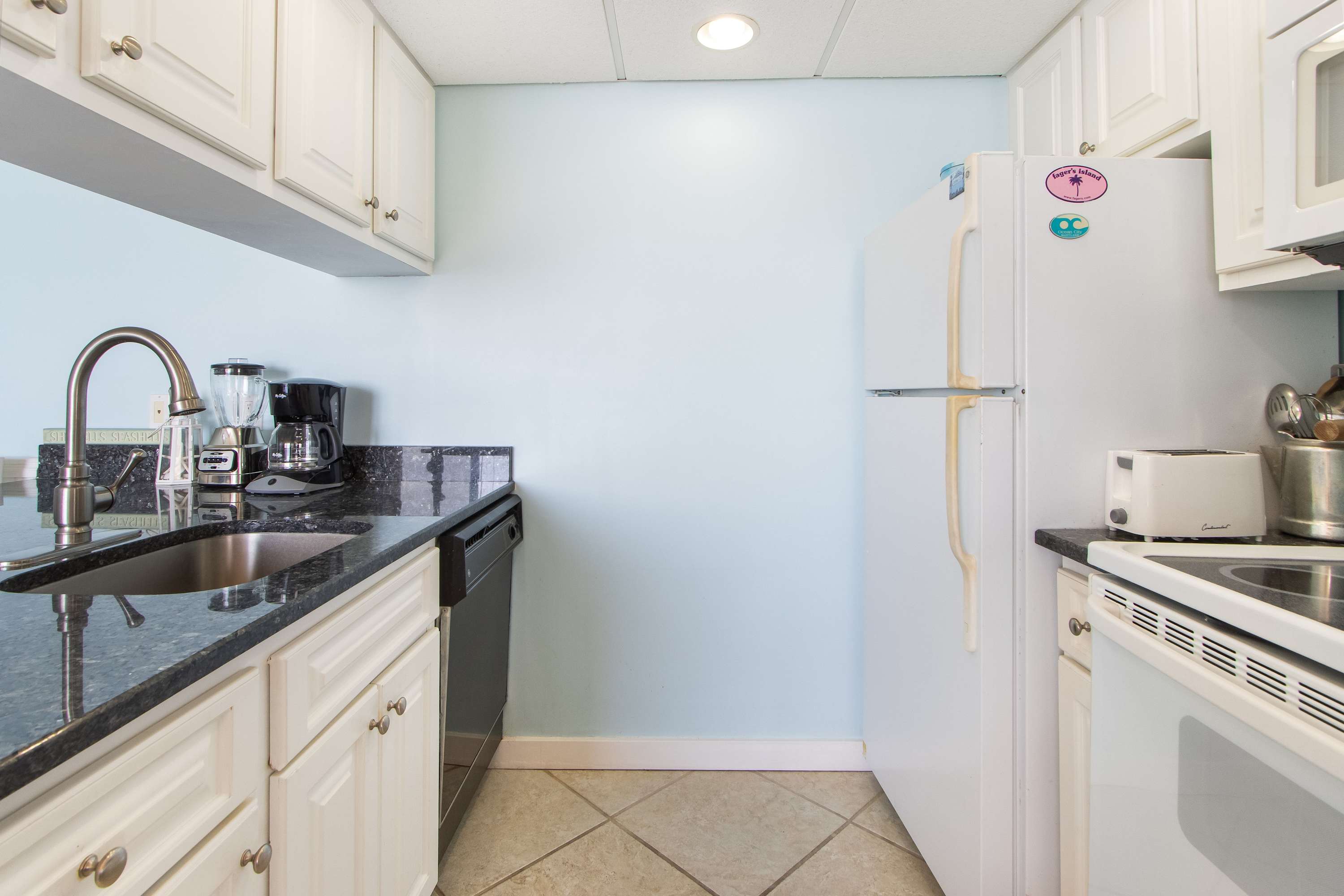 Golden Sands 1106: Gorgeous Oceanfront 1 BDRM condo, fully renovated and professionally decorated. All the comforts of home