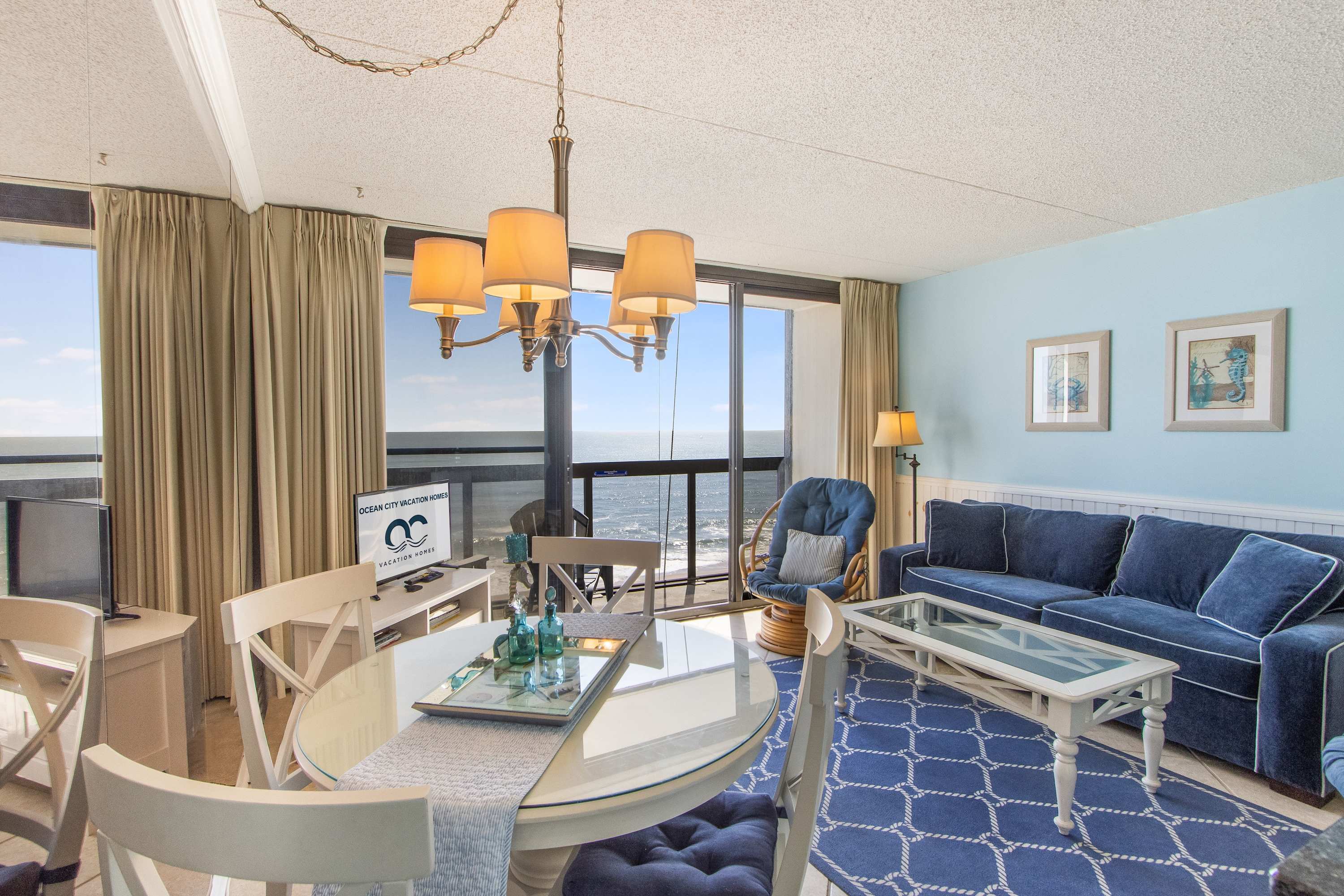 Golden Sands 1106: Gorgeous Oceanfront 1 BDRM condo, fully renovated and professionally decorated. All the comforts of home