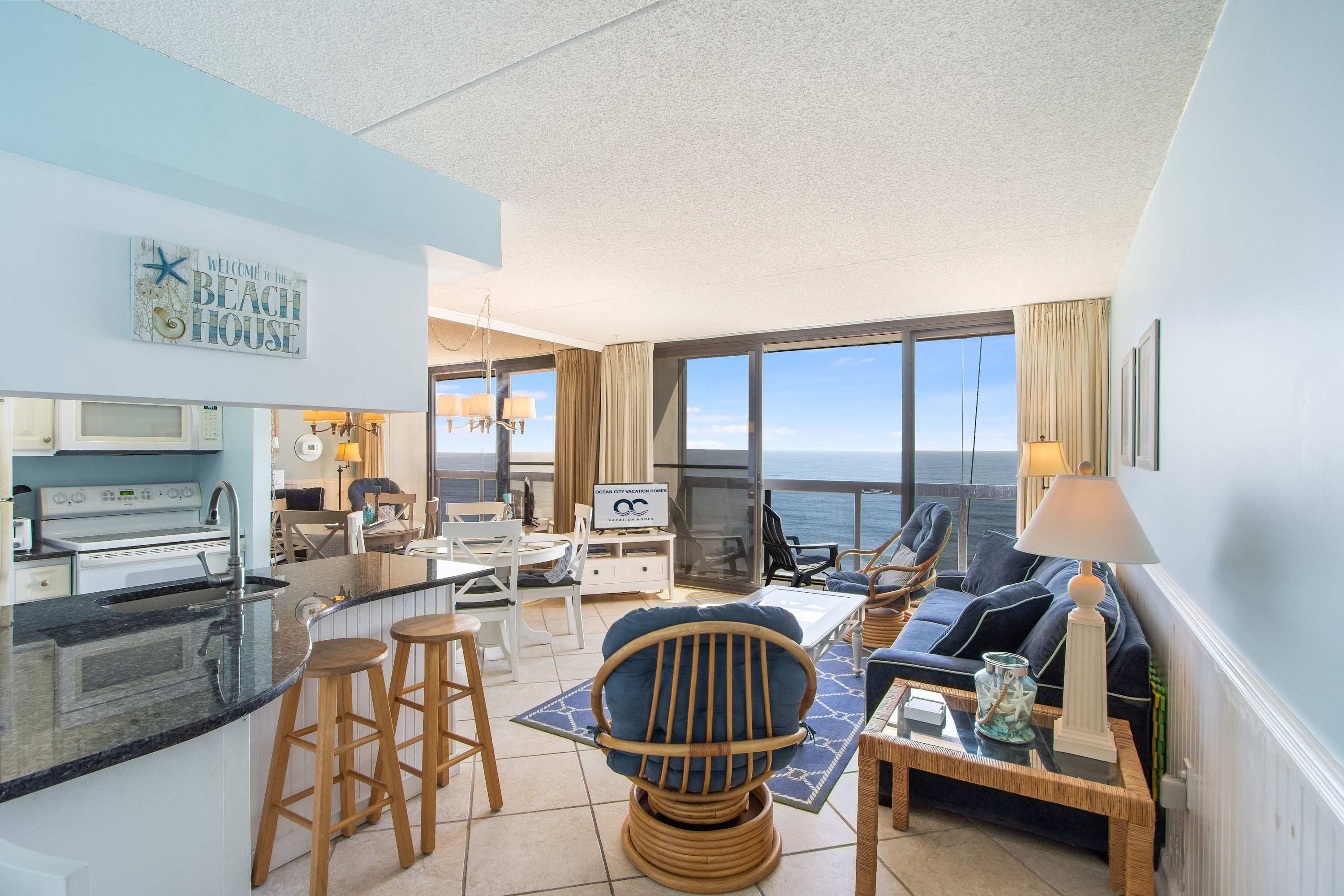 Golden Sands 1106: Gorgeous Oceanfront 1 BDRM condo, fully renovated and professionally decorated. All the comforts of home