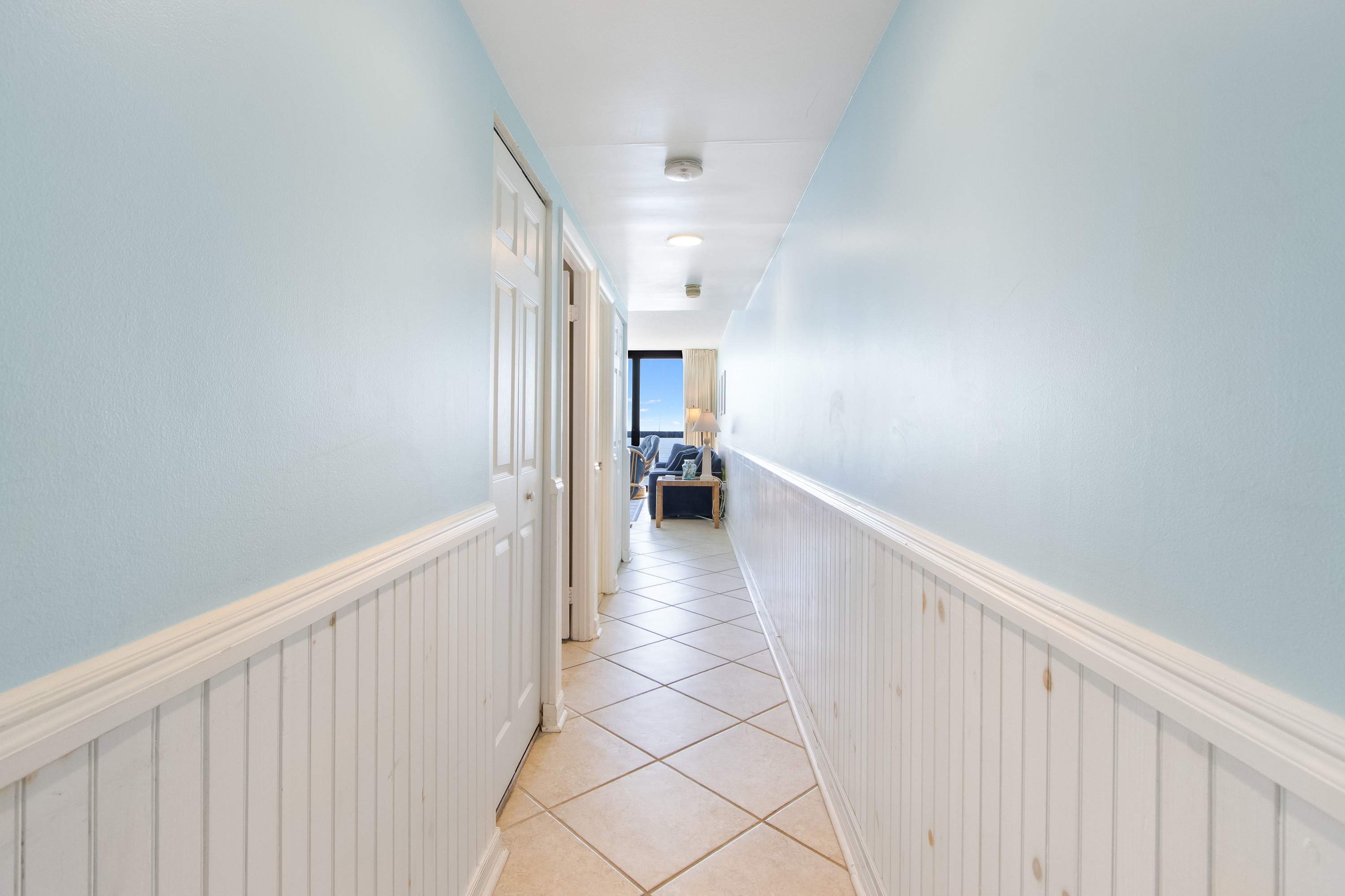 Golden Sands 1106: Gorgeous Oceanfront 1 BDRM condo, fully renovated and professionally decorated. All the comforts of home