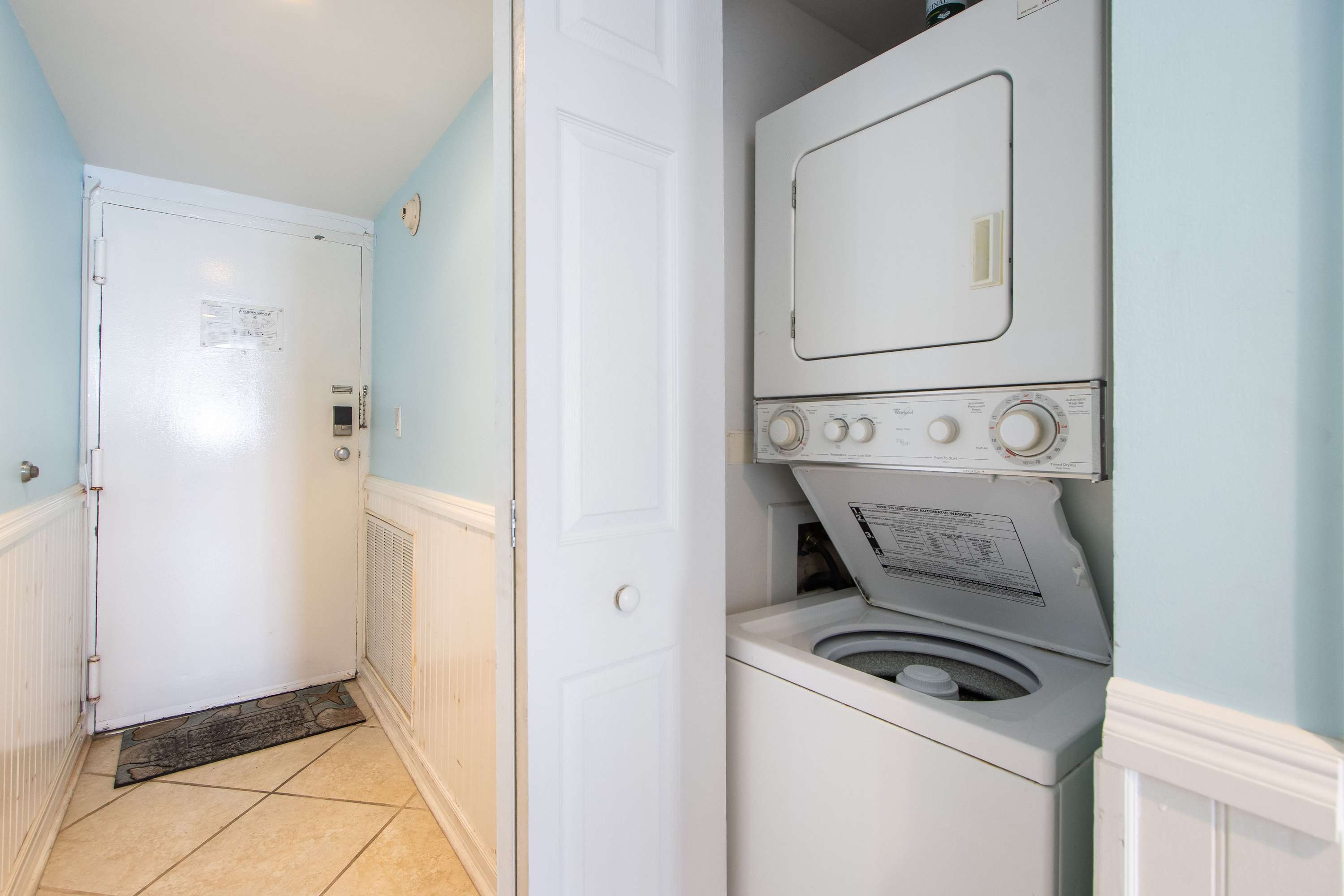 Golden Sands 1106: Gorgeous Oceanfront 1 BDRM condo, fully renovated and professionally decorated. All the comforts of home