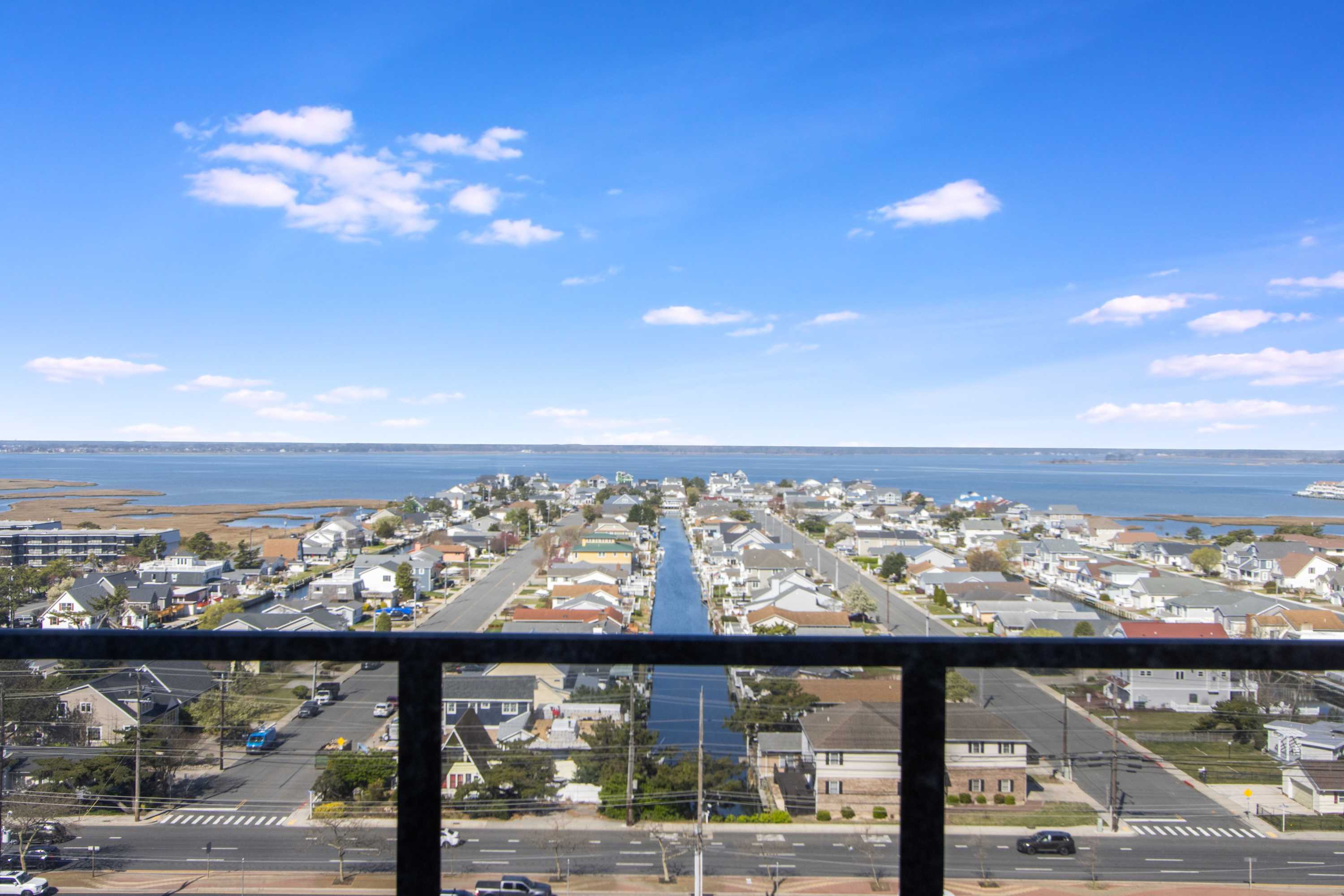 Golden Sands 1106: Gorgeous Oceanfront 1 BDRM condo, fully renovated and professionally decorated. All the comforts of home