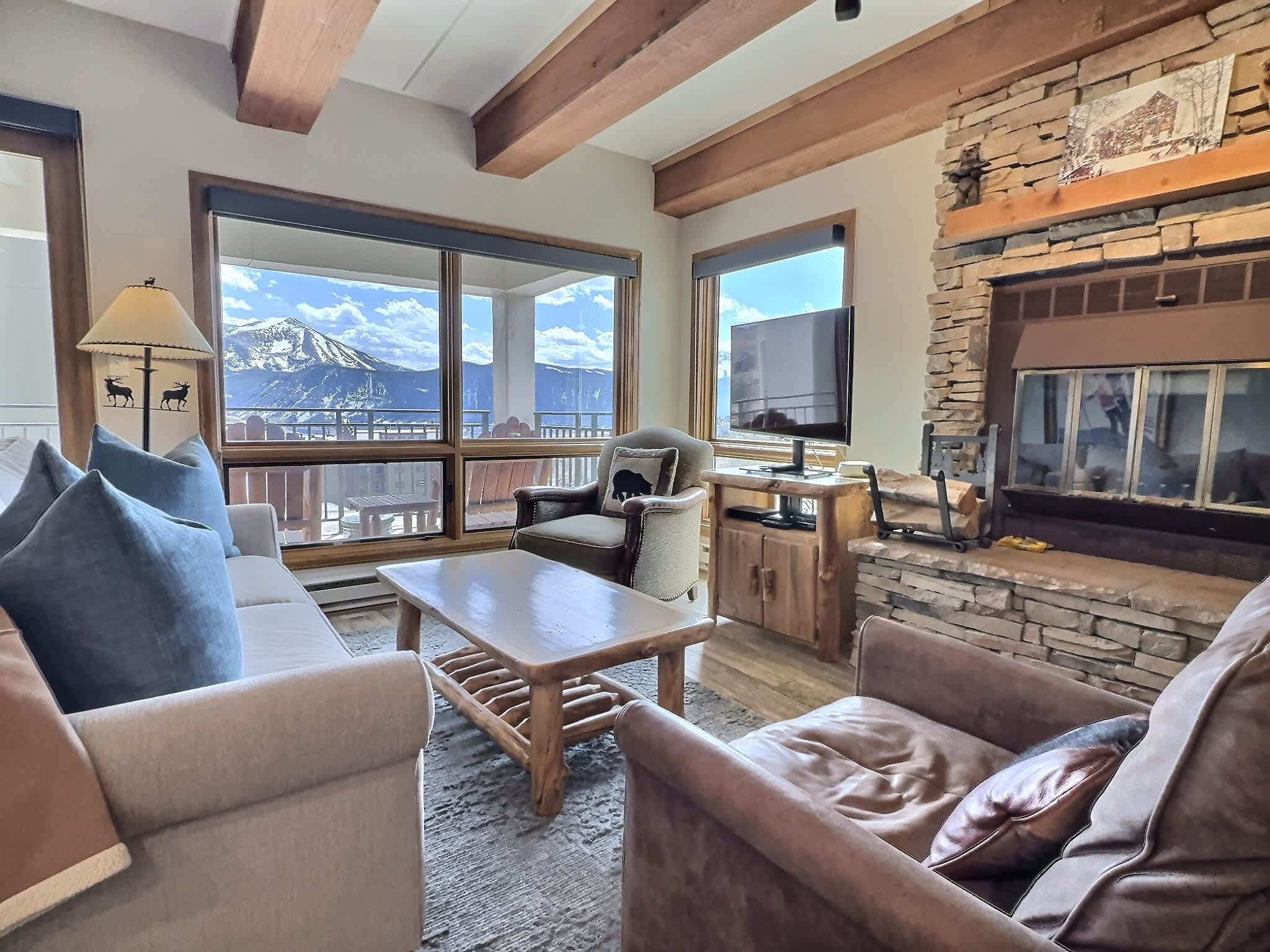 Modern and Cozy 2 Bed, 2 Bath in the Plaza — Crested Butte, CO — vacation rental