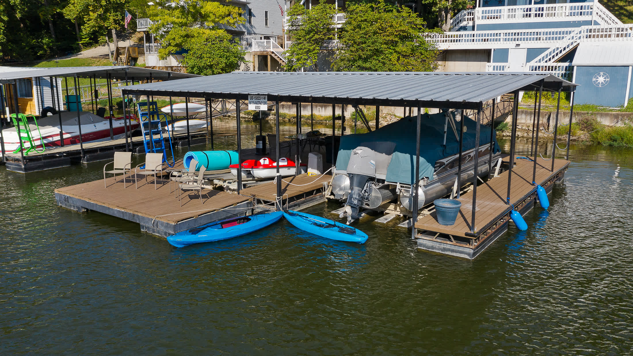 Lake Front |Private Dock |Blue Bungalow|3bed|2bth