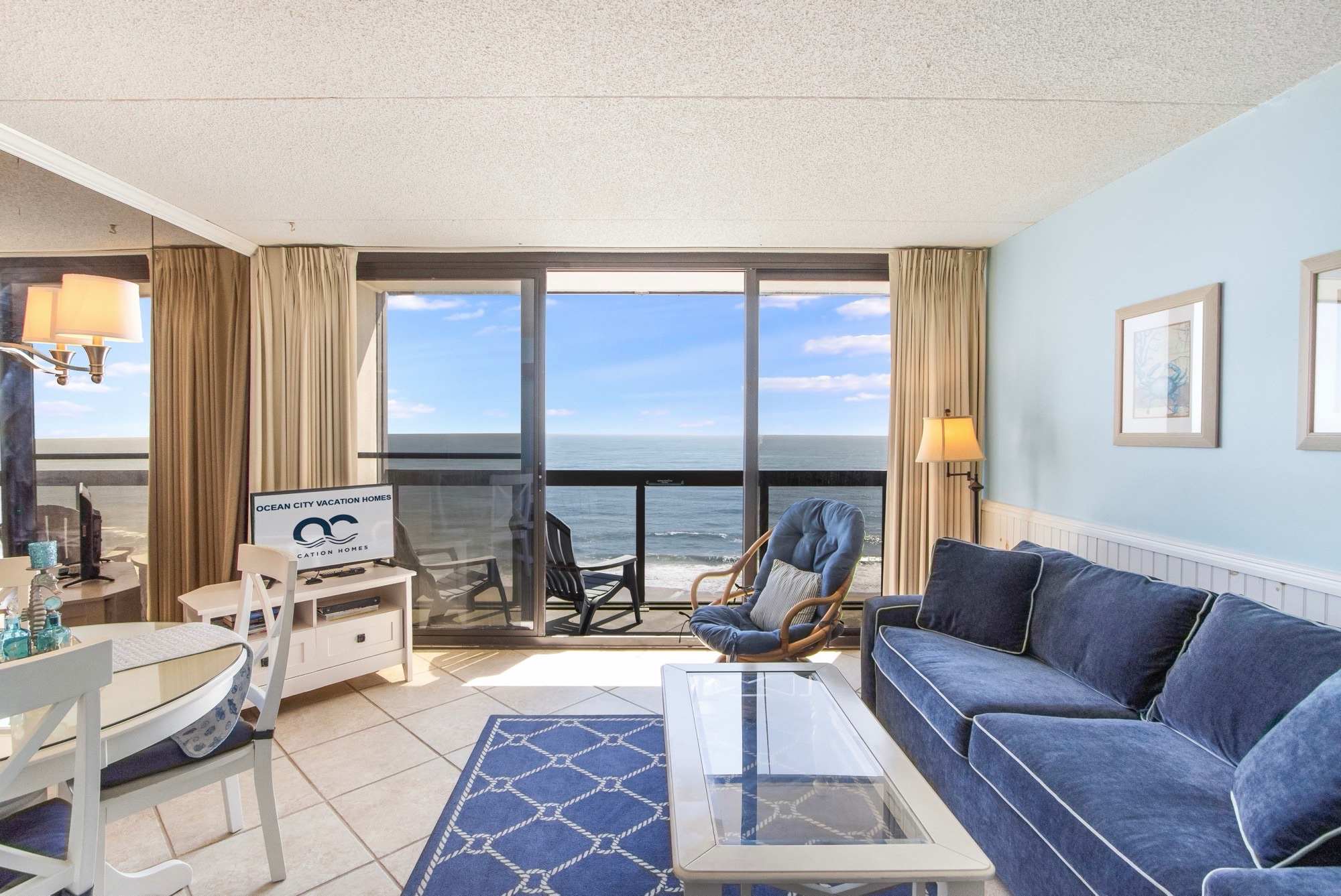 Golden Sands 1106: Gorgeous Oceanfront 1 BDRM condo, fully renovated and professionally decorated. All the comforts of home