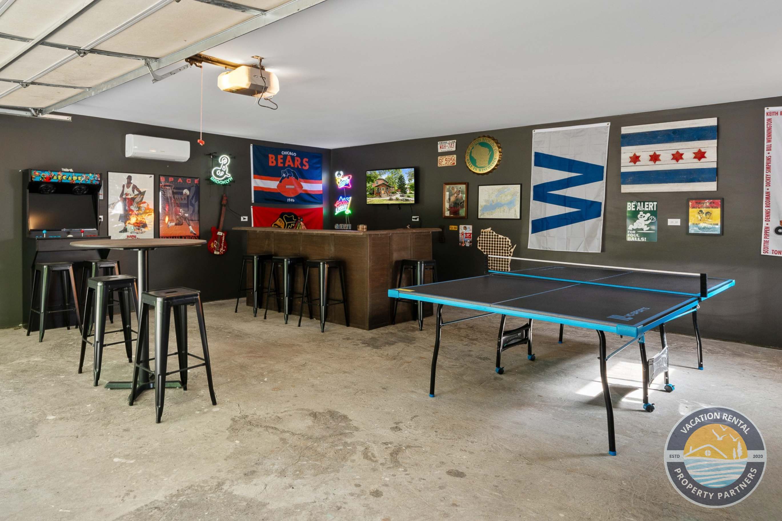 Lake Geneva Escape with Arcade Fire Pit and Deck