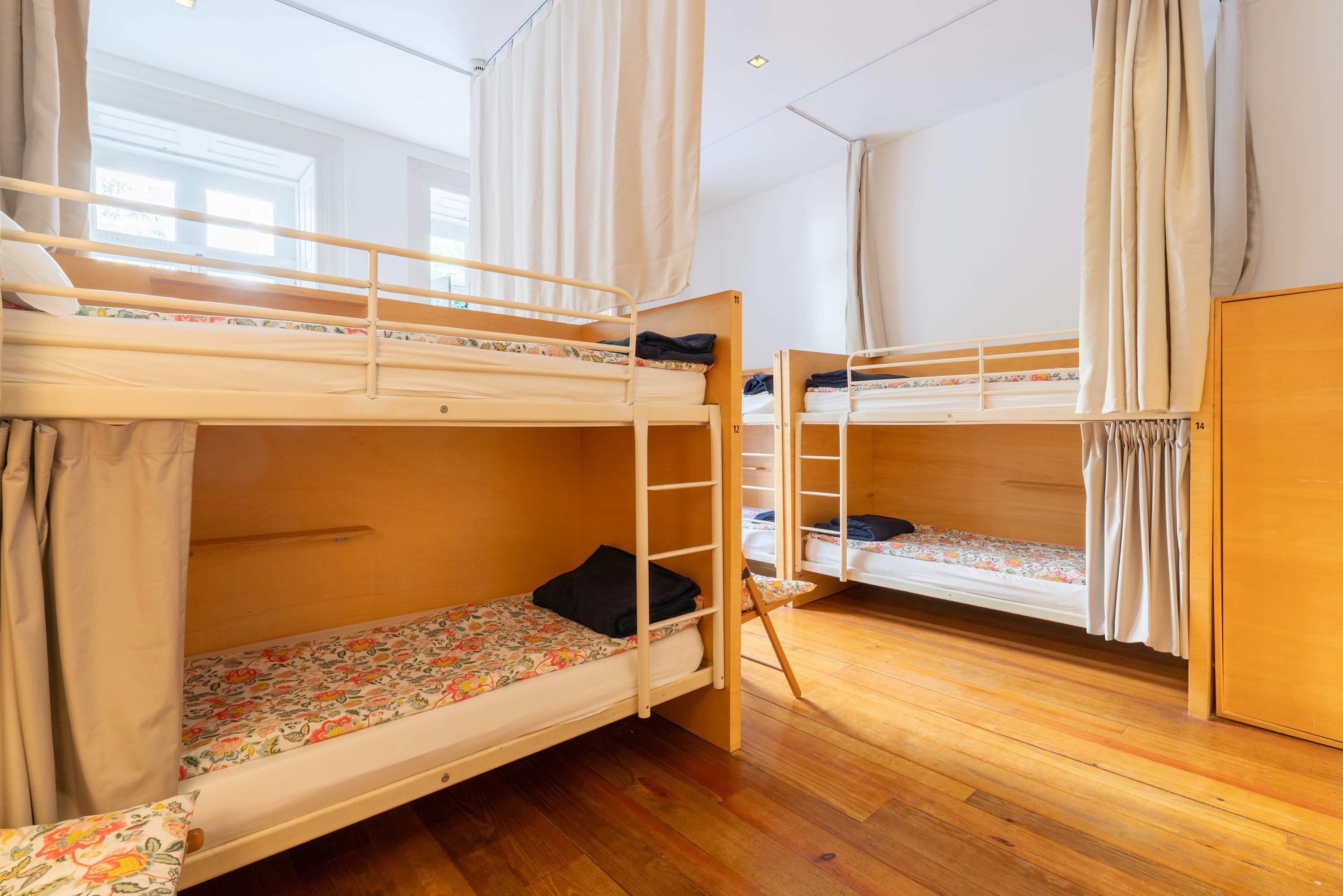 Cozy Bed in Dorm @ Porto Lounge Hostel (1)
