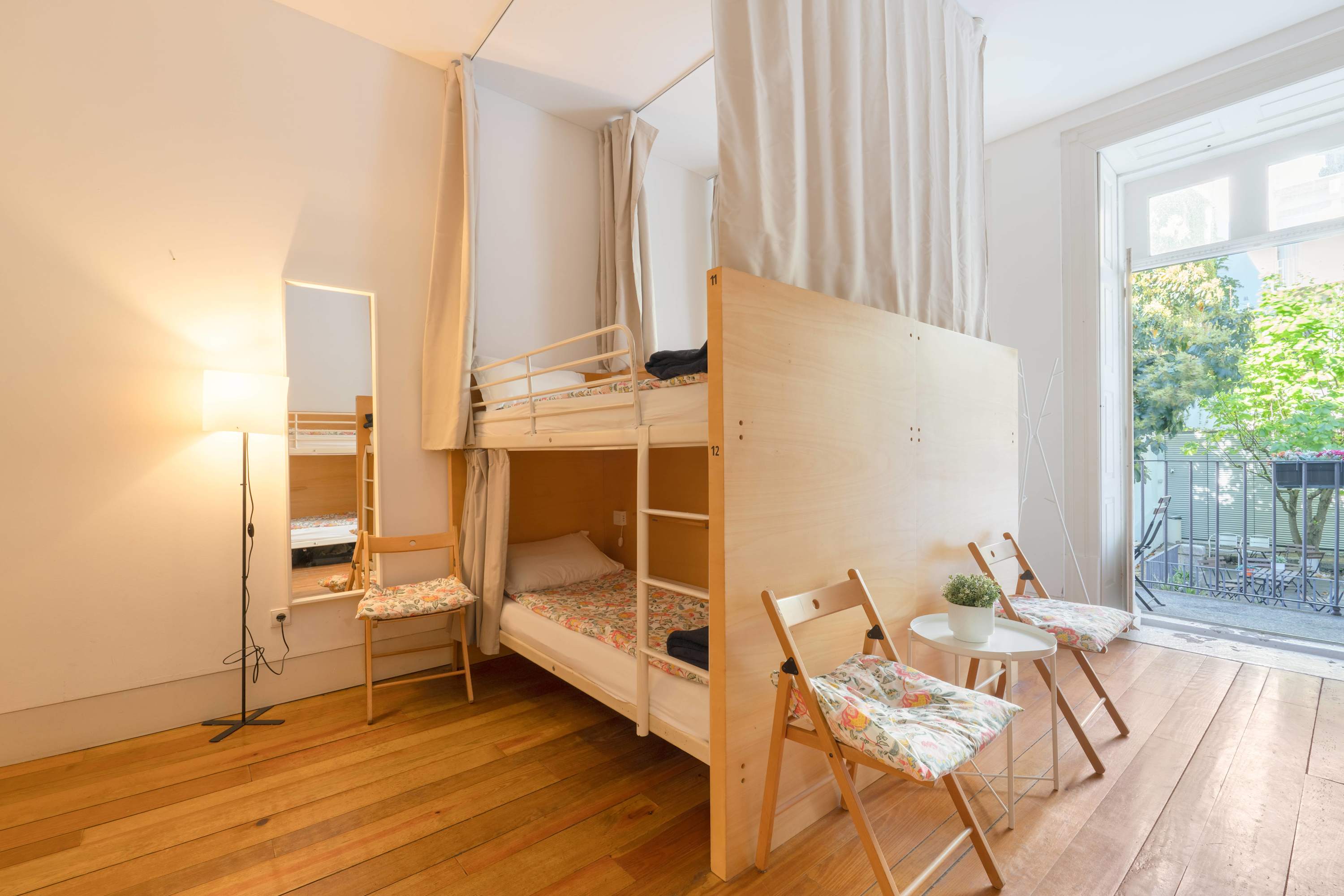Porto Lounge Hostel - Cozy Bed in Female Dorm