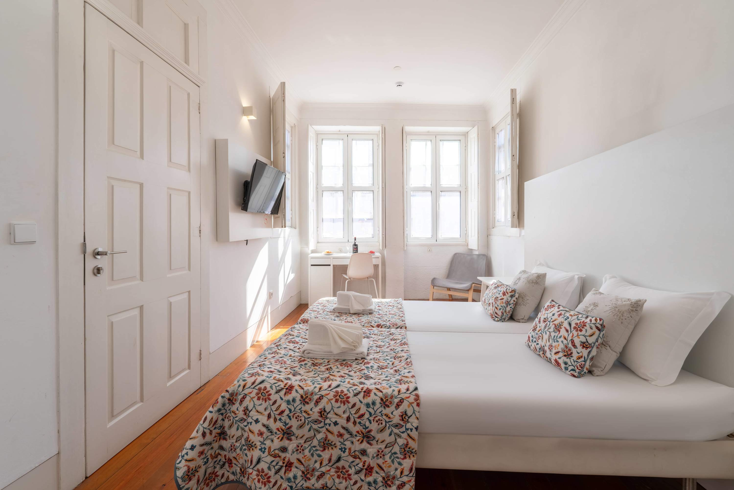 Porto Lounge Hostel - Large Private Room | Terrace