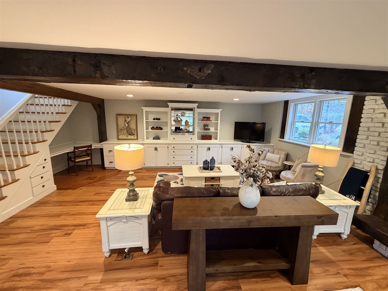 New 2026 Charming Home Just Over a Mile to Coast Guard Beach 2