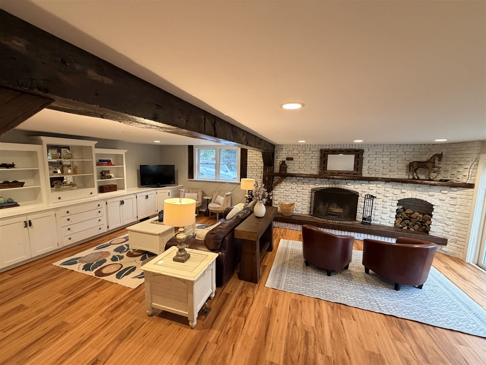 New 2026 Charming Home Just Over a Mile to Coast Guard Beach 3