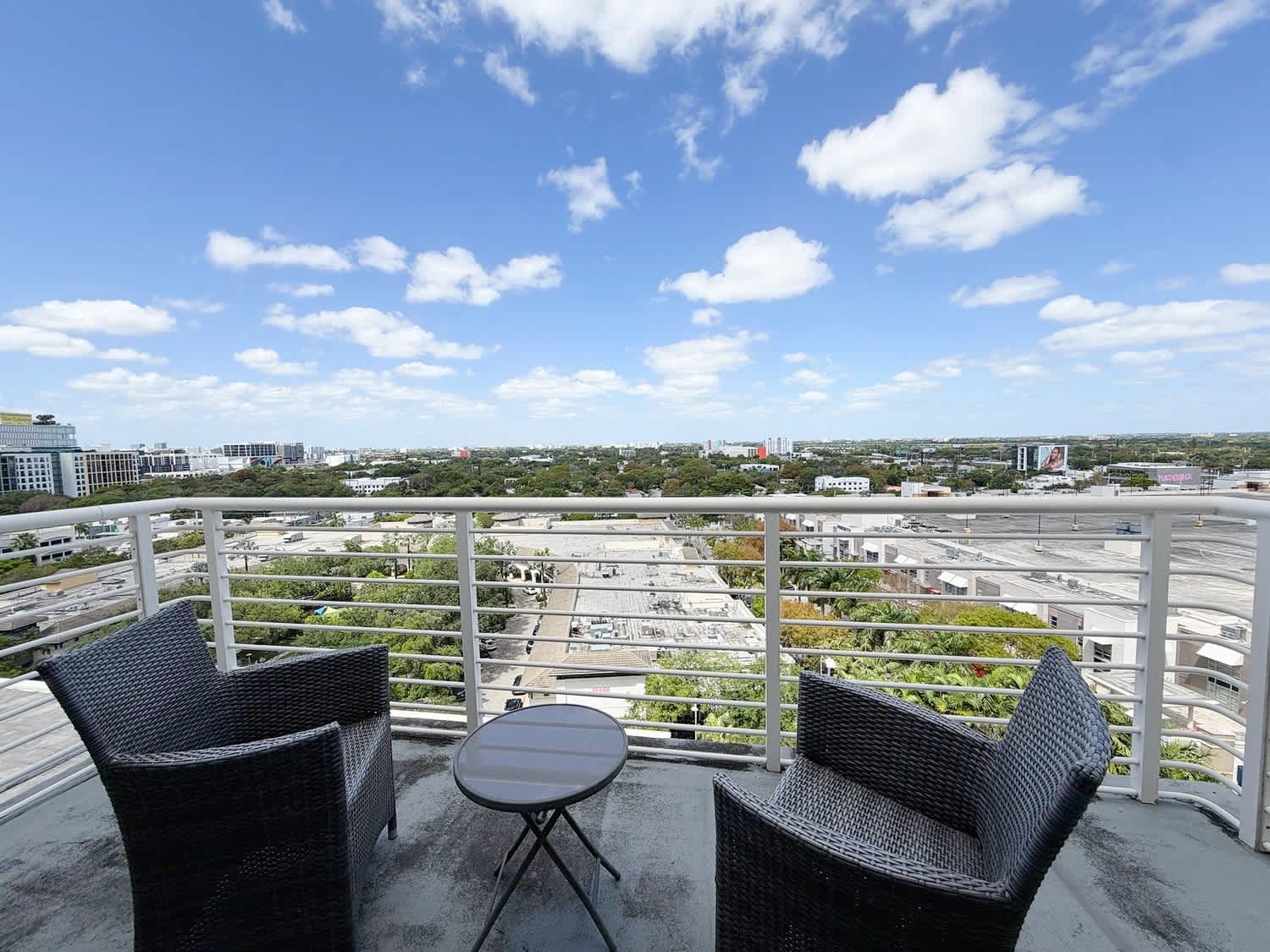Free Parking! Condo in Midtown Miami