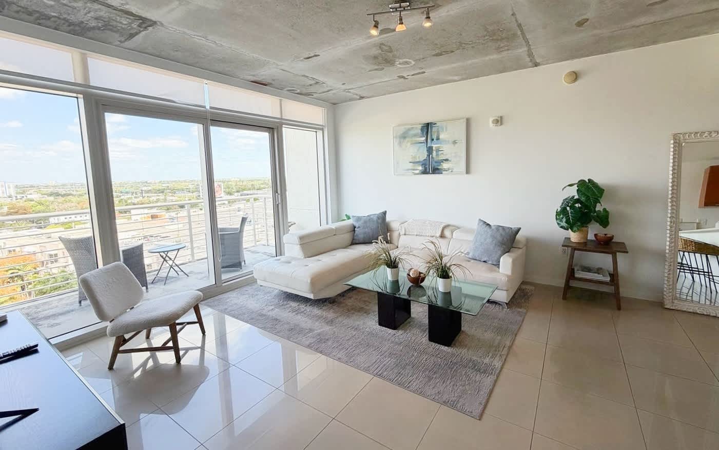 Free Parking! Condo in Midtown Miami