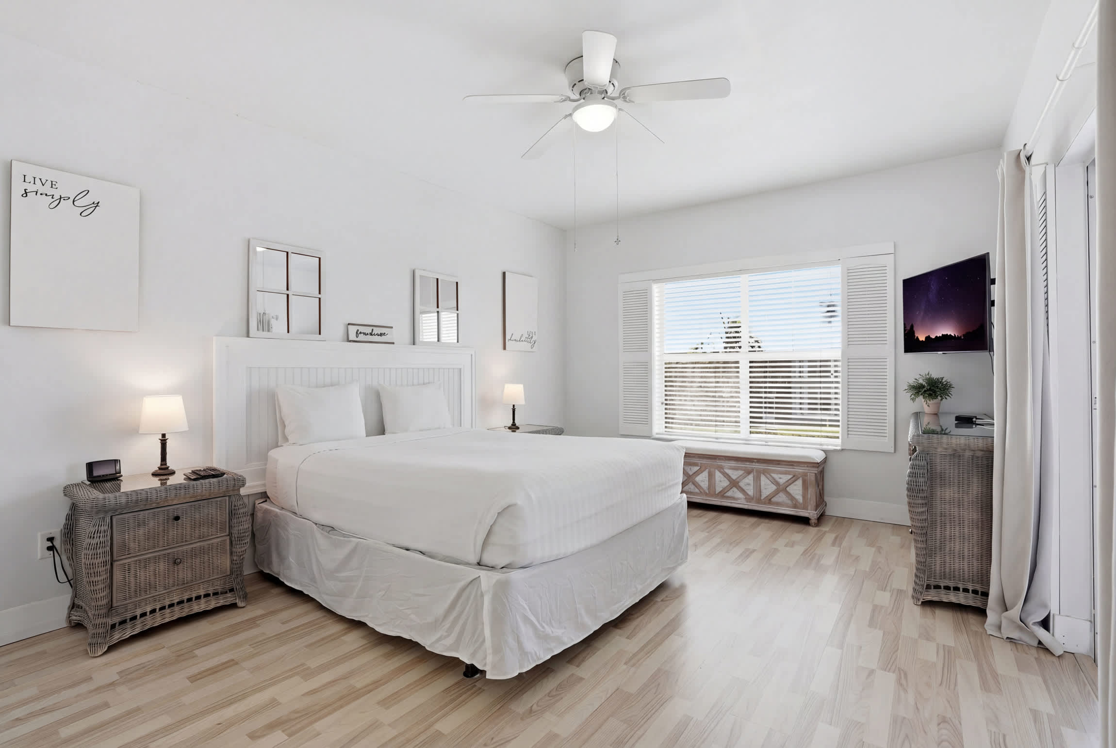 123 Lake View Tall Ceilings W Rare Floor Plan | Photo 3