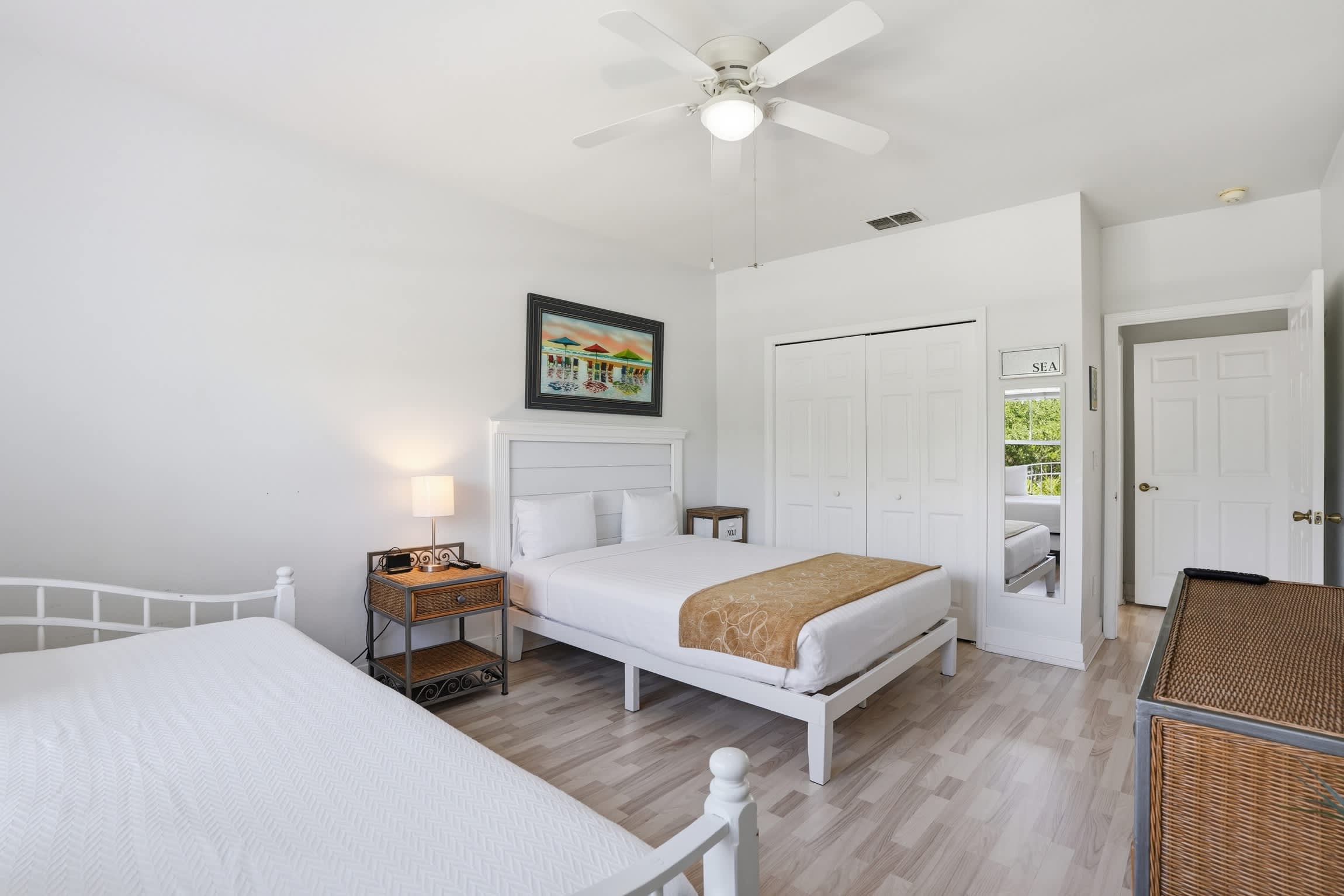 123 Lake View Tall Ceilings W Rare Floor Plan | Photo 22