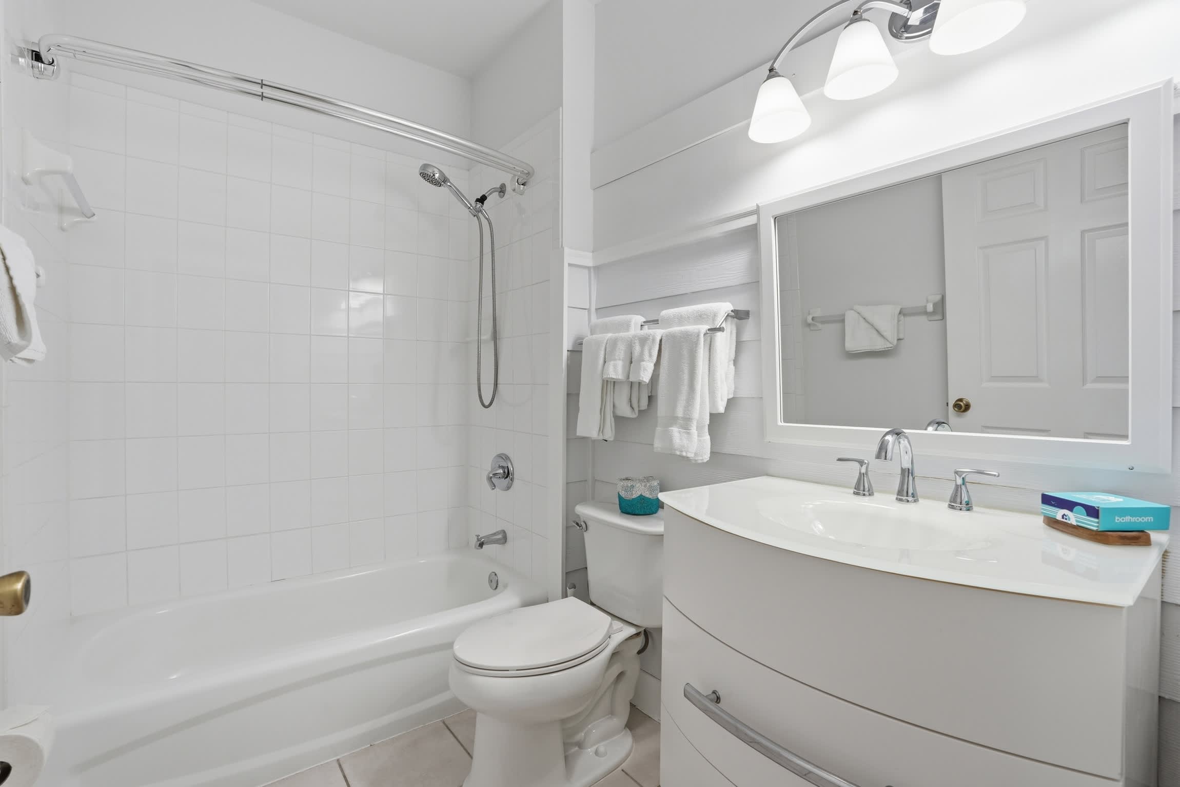 123 Lake View Tall Ceilings W Rare Floor Plan | Photo 24