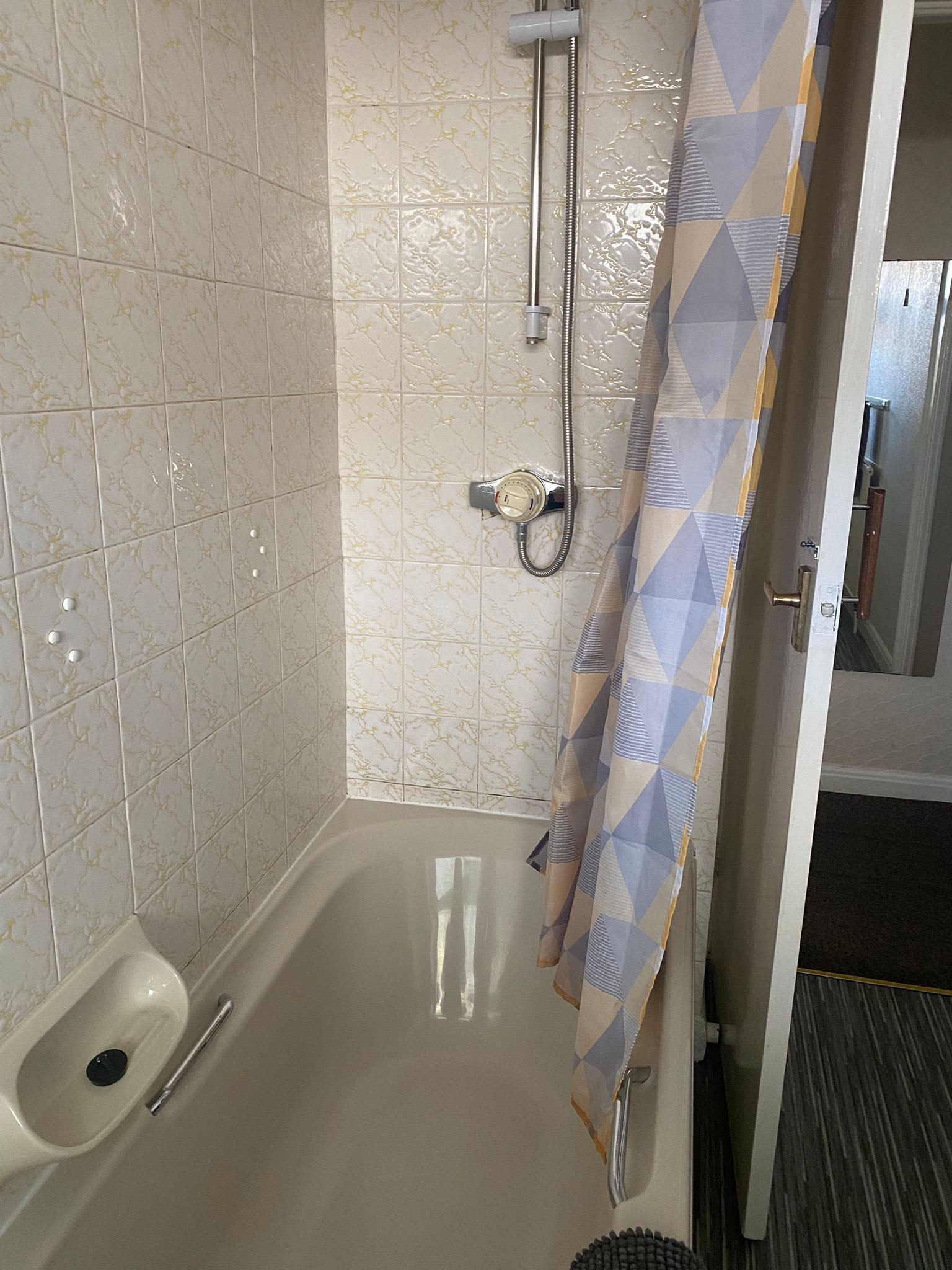 No 48 - 3 Bedroom Heworth in York in Galtres Road 48 YO31 1JR - Property image 7 - VivreStays