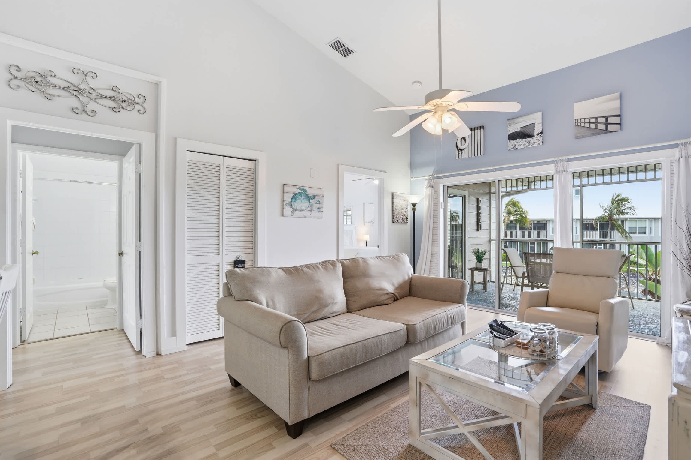 123 Lake View Tall Ceilings W Rare Floor Plan | Photo 15