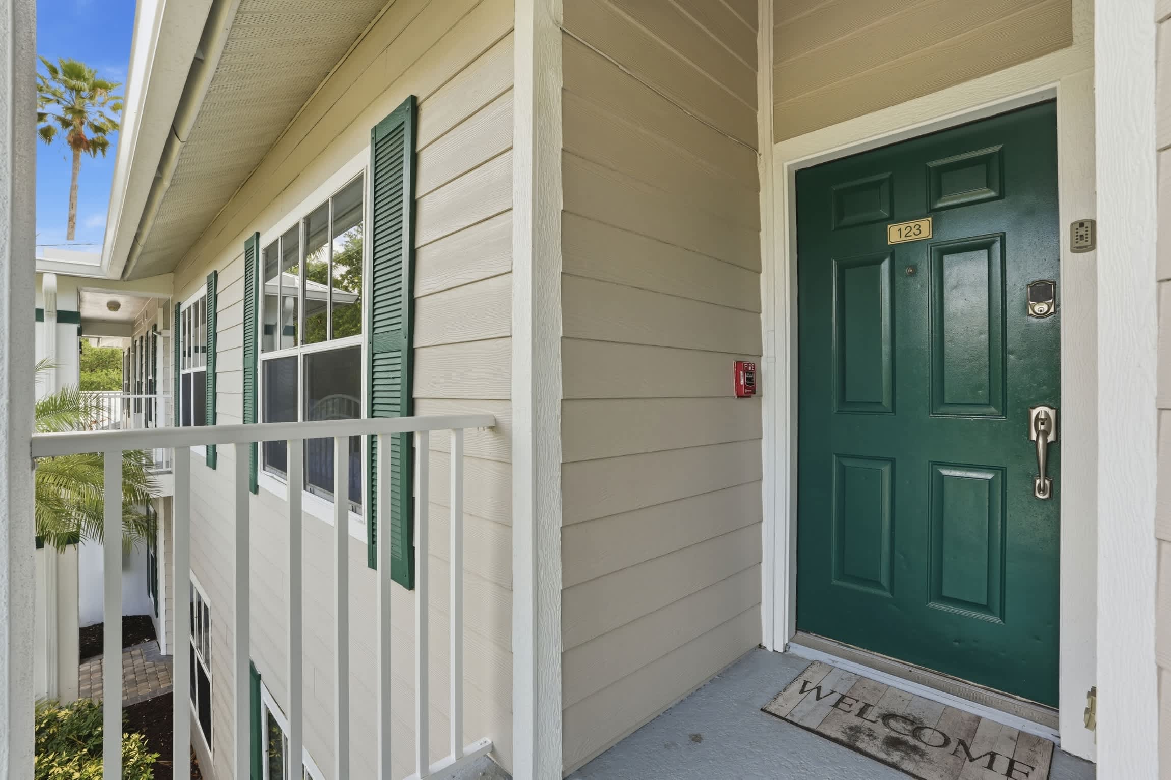 123 Lake View Tall Ceilings W Rare Floor Plan | Photo 7