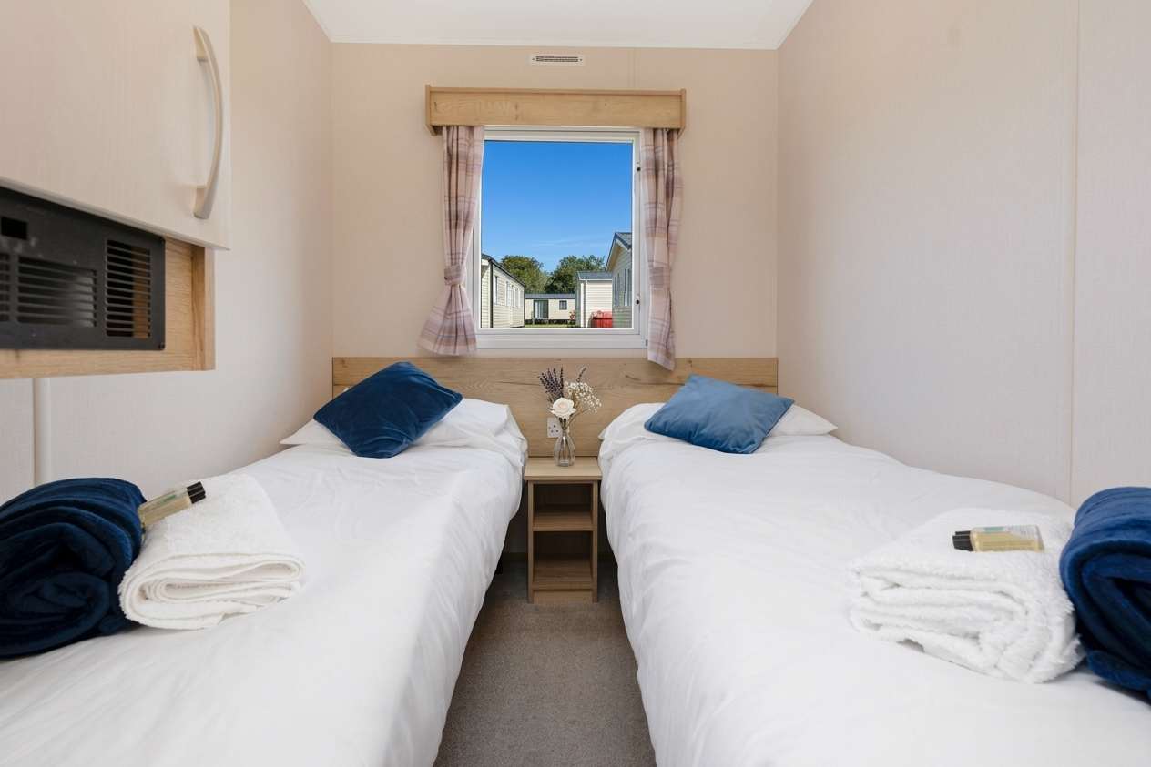 Nr Beach-30 Mins to Edinburgh-3BR Coastal Caravan in Links Road EH32 - Property image 3 - VivreStays