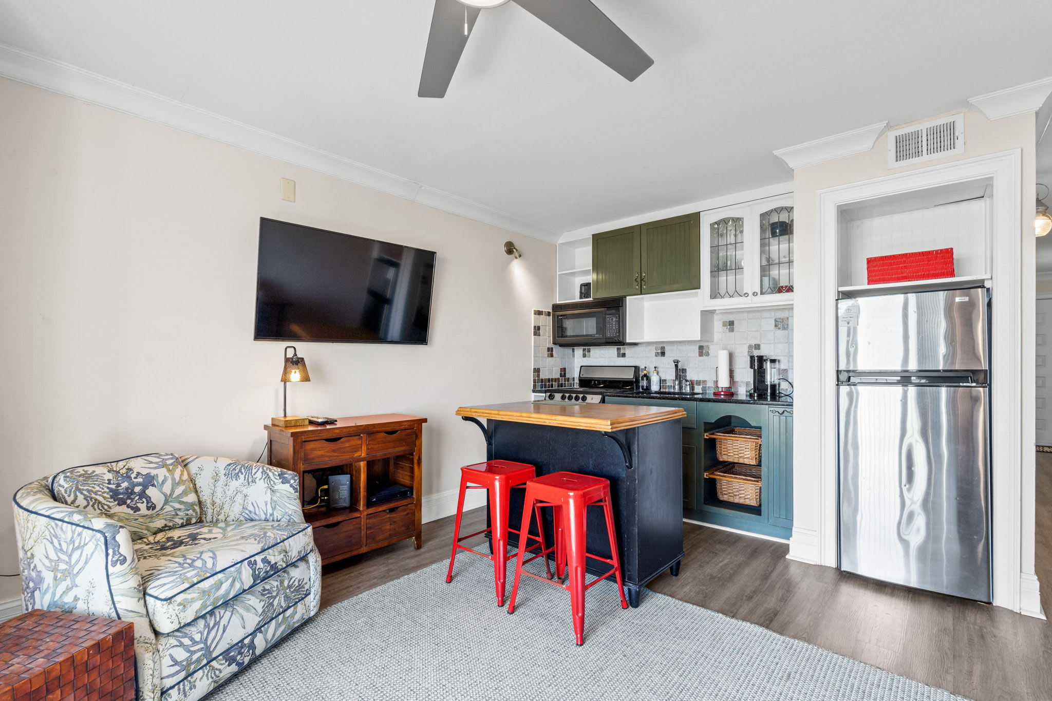 CB Boardwalk Condo, Oceanfront, Pool! Villa 3