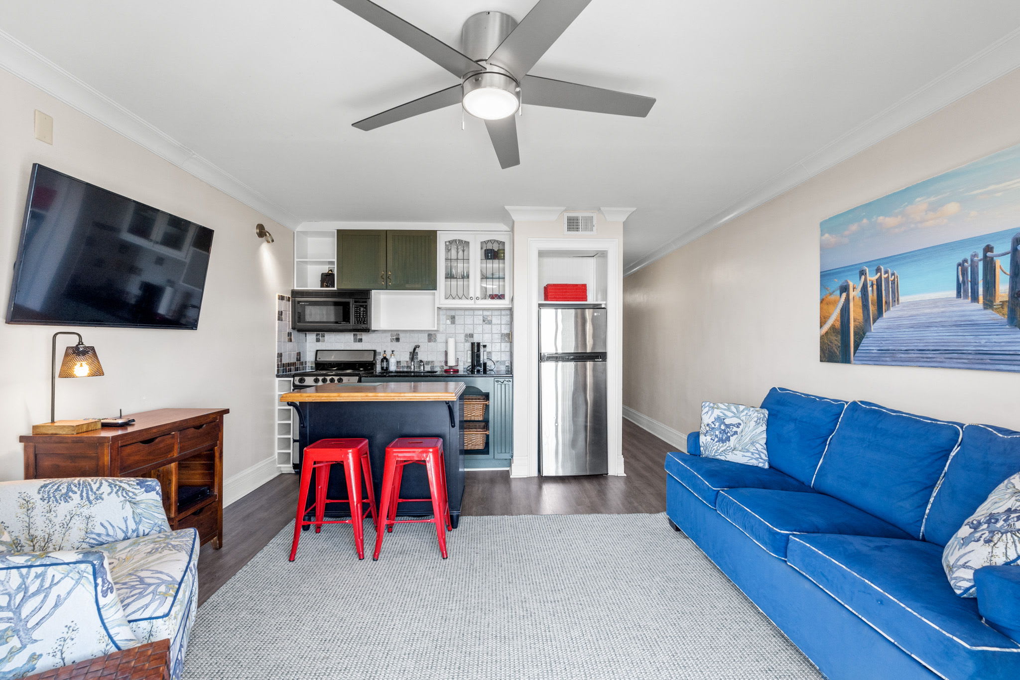 CB Boardwalk Condo, Oceanfront, Pool! Villa 4