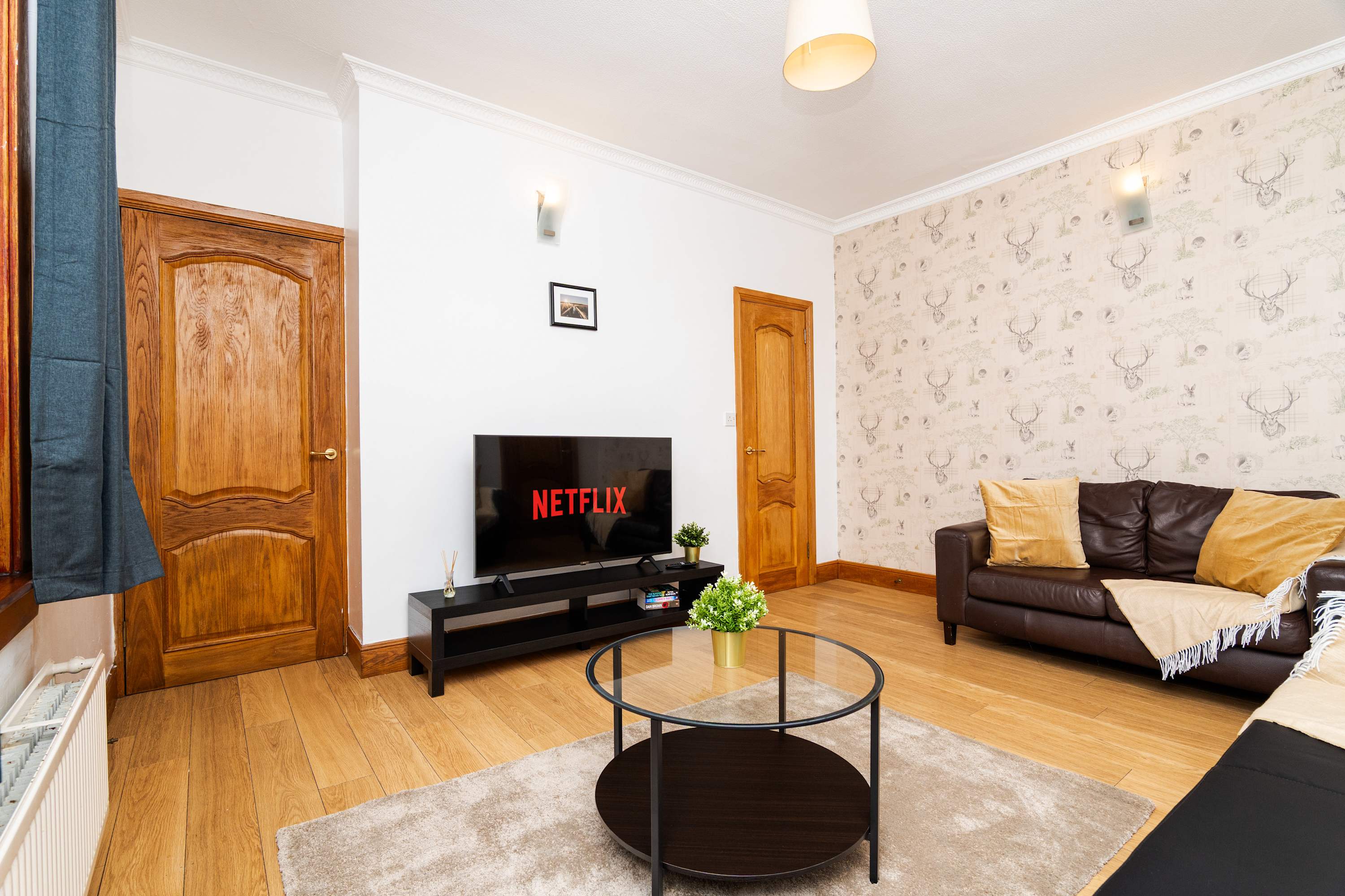 View Nr Falkirk & Edinburgh 2BR Cottage Parking Wi-Fi Nr Falkirk & Edinburgh 2BR Cottage Parking Wi-Fi serviced apartment - Grangemouth - VivreStays