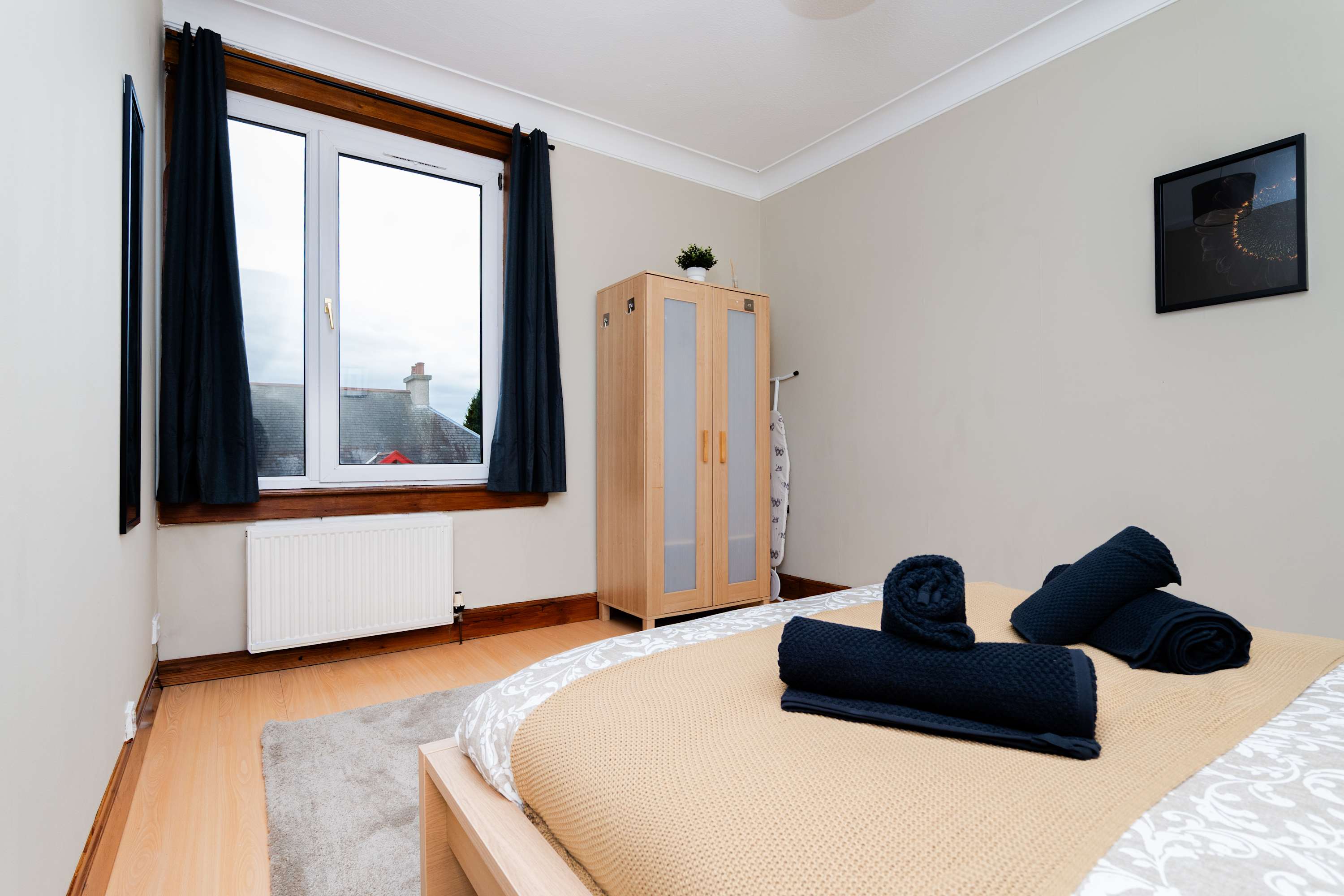View Nr Falkirk & Edinburgh 2BR Cottage Parking Wi-Fi in Queen Street FK3 Nr Falkirk & Edinburgh 2BR Cottage Parking Wi-Fi in Queen Street FK3 - Property image 19 - VivreStays