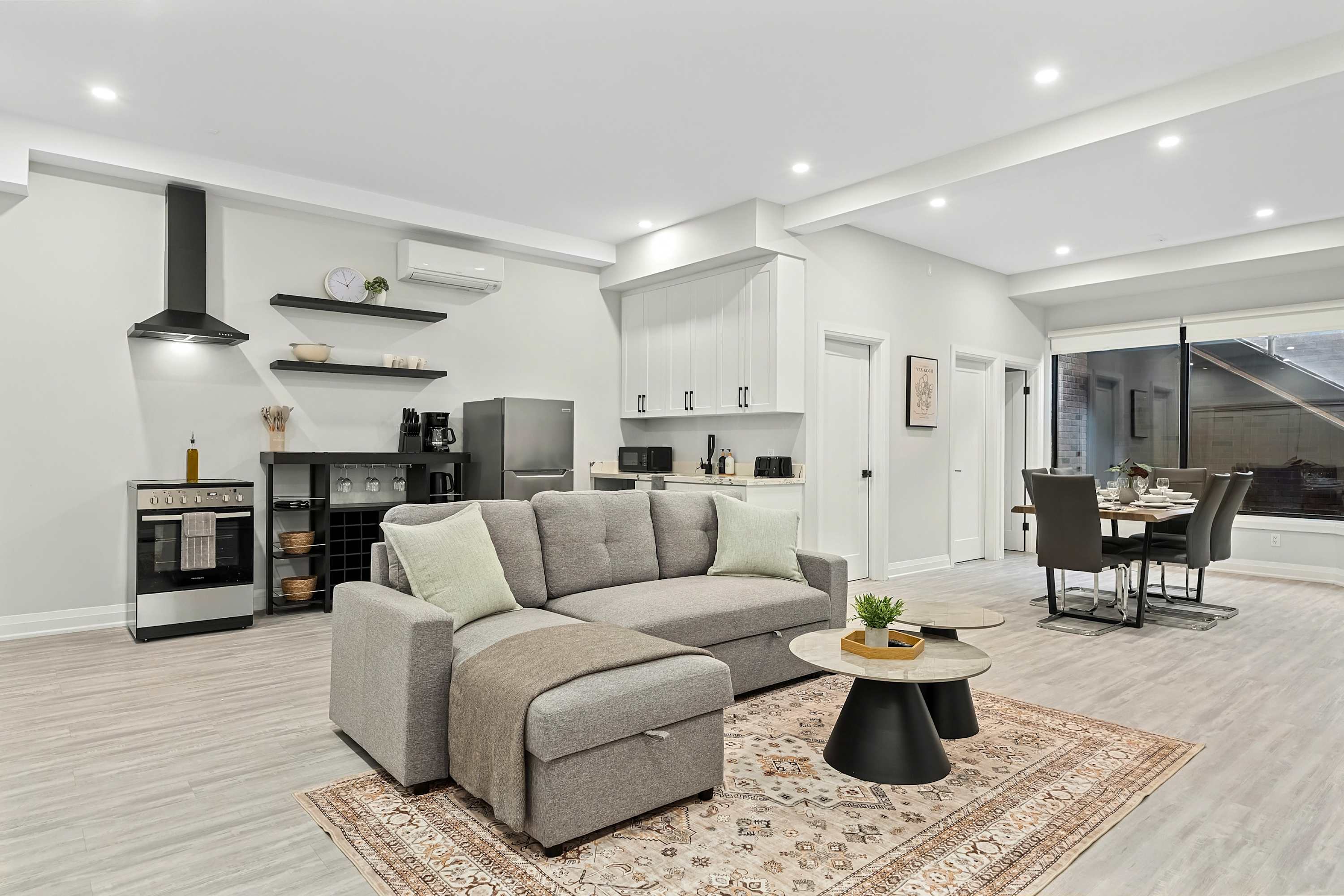 Modern Basement Apartment Close to Little Italy