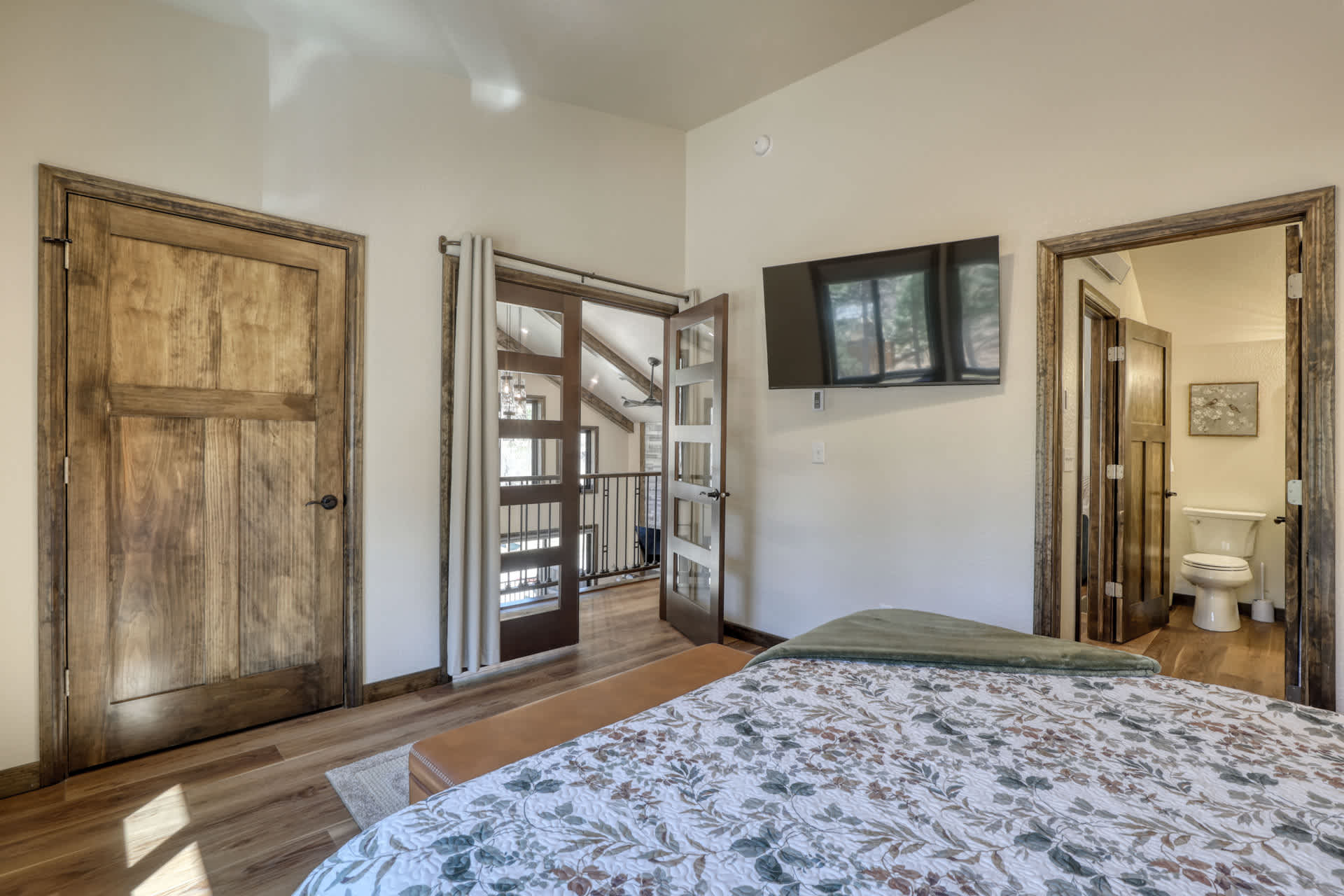 The Gold Hill Chalet W/ Private Hot Tub 3