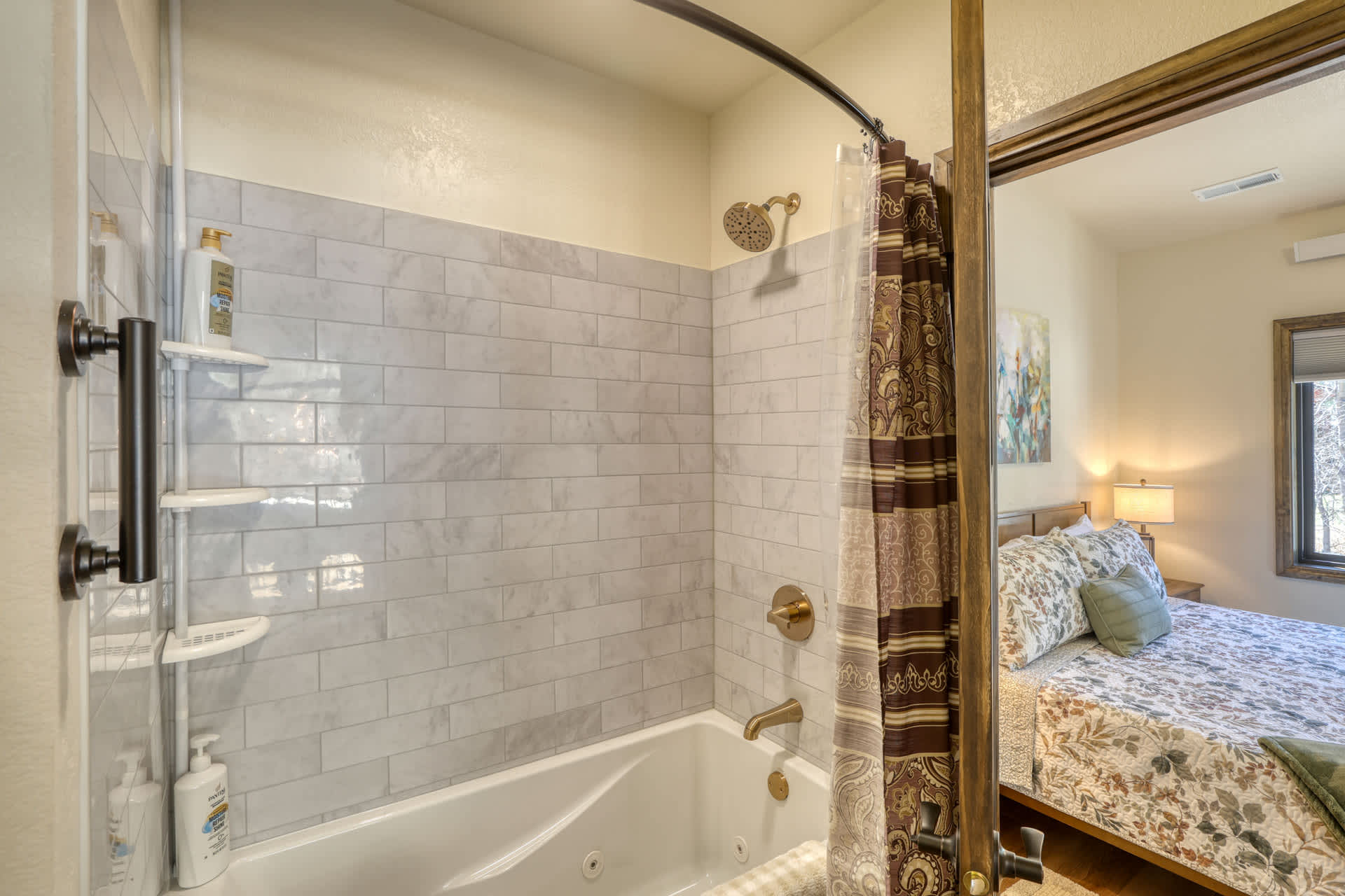 The Gold Hill Chalet W/ Private Hot Tub 6