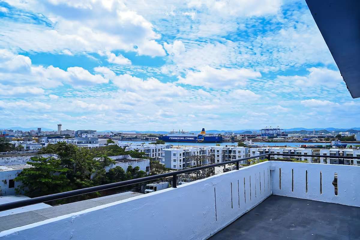La Ferreteria Penthouse, 2 Bedrooms, Terrace, by Stay with Bear — San Juan, San Juan — vacation rental