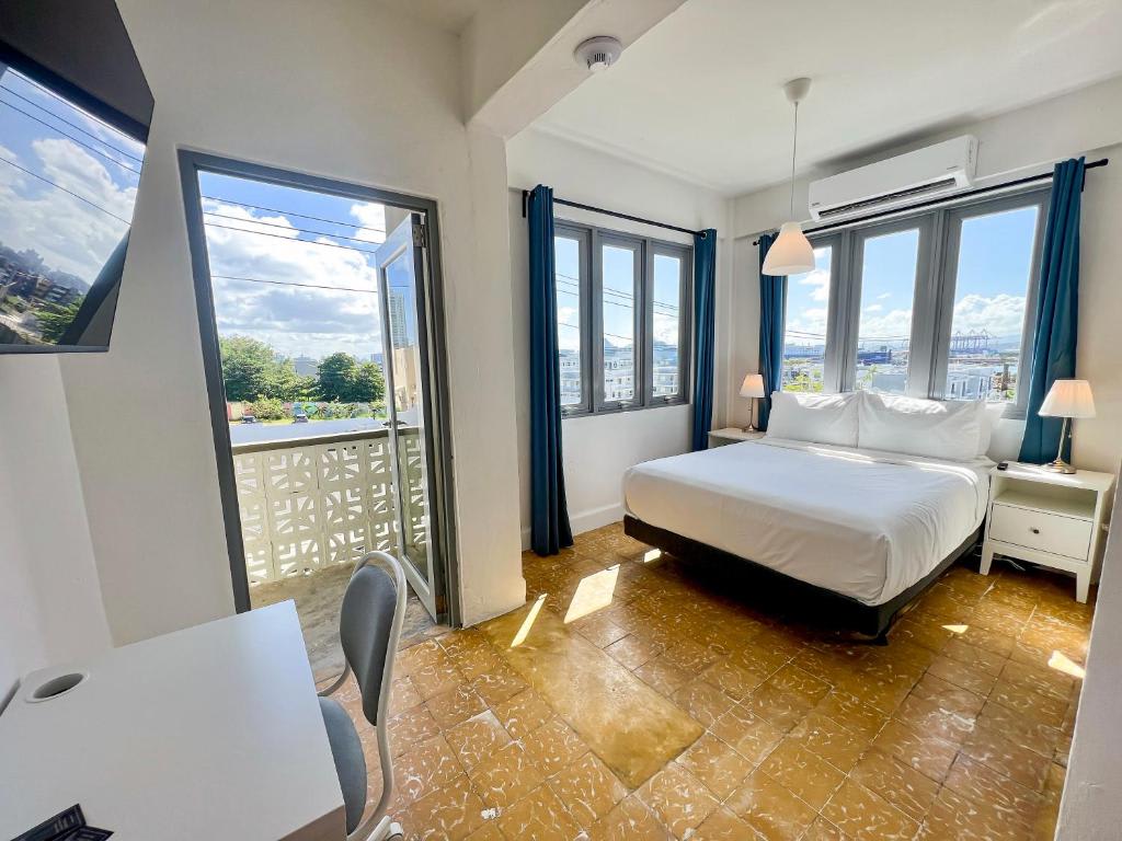 Bahía Urbana, Superior Room, by Stay with Bear — San Juan, San Juan — vacation rental