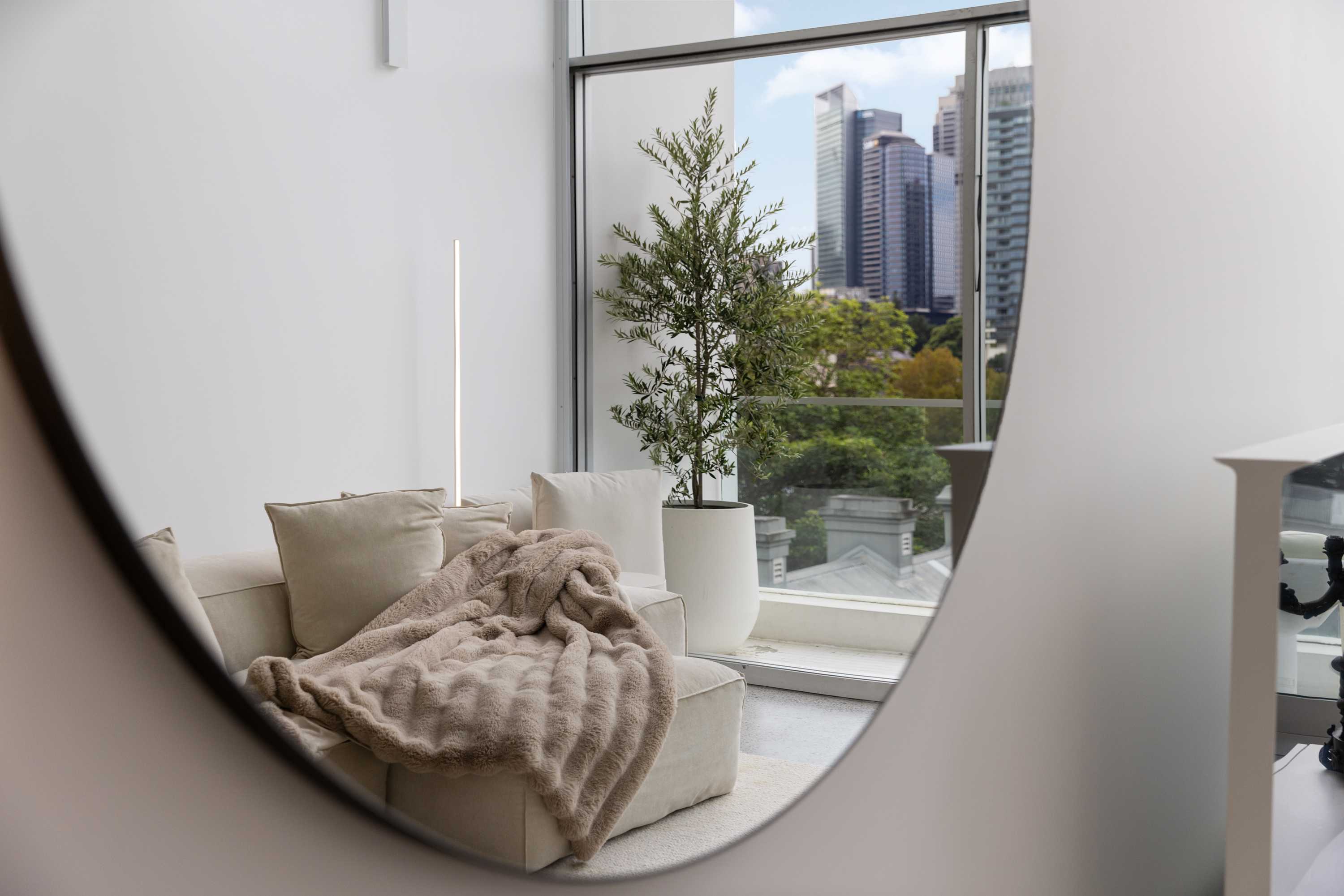 Modern Stay with Skyline Views in Darlinghurst