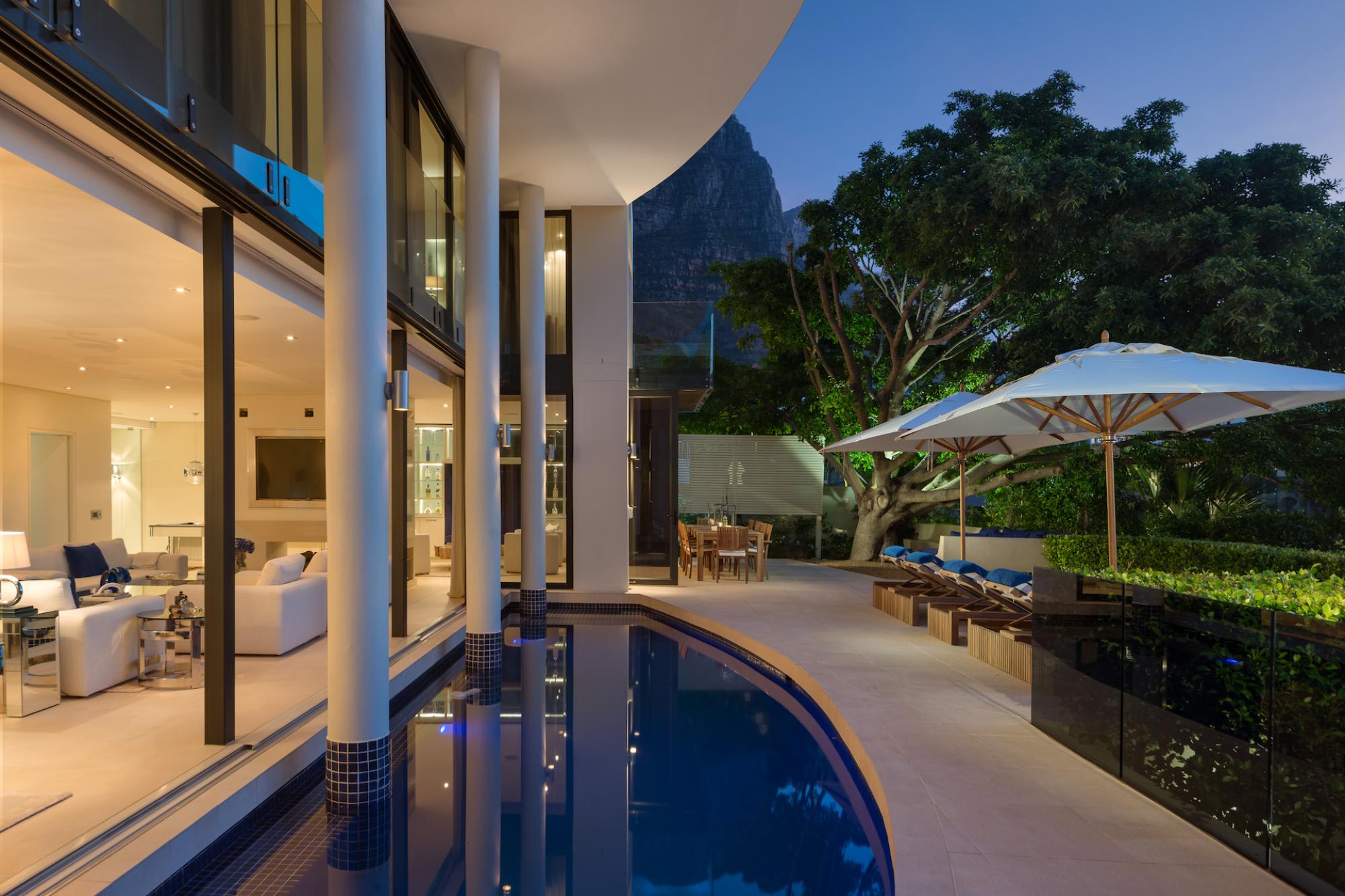 Camps Bay Luxury 5 Star 5 Bed w Gym Villa Majestic 4