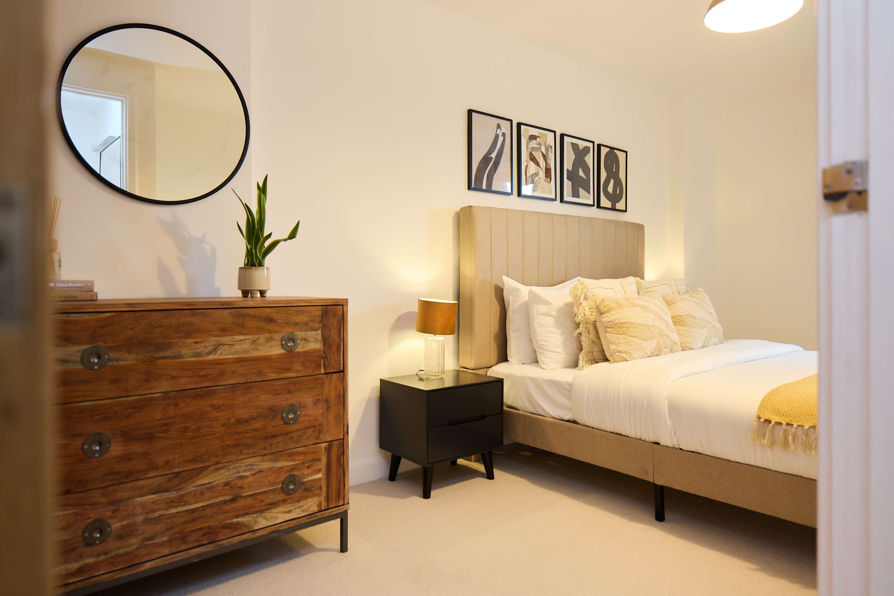View The Fifth Above Hackney in Chatham Place 33-43 E9 6FB The Fifth Above Hackney in Chatham Place 33-43 E9 6FB - Property image 11 - VivreStays