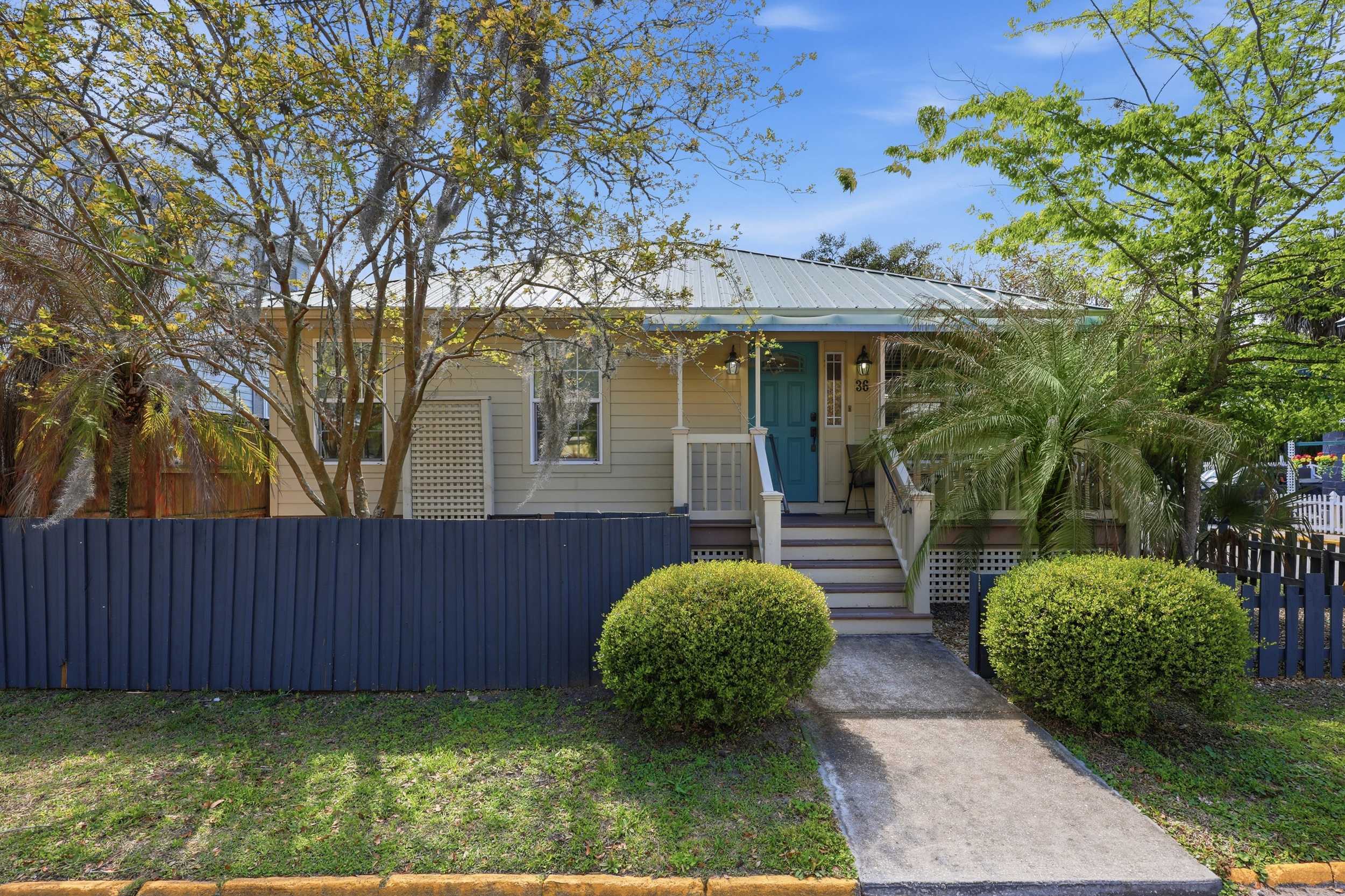 Weeden Cottage | Walk to DNTN | Dog Friendly