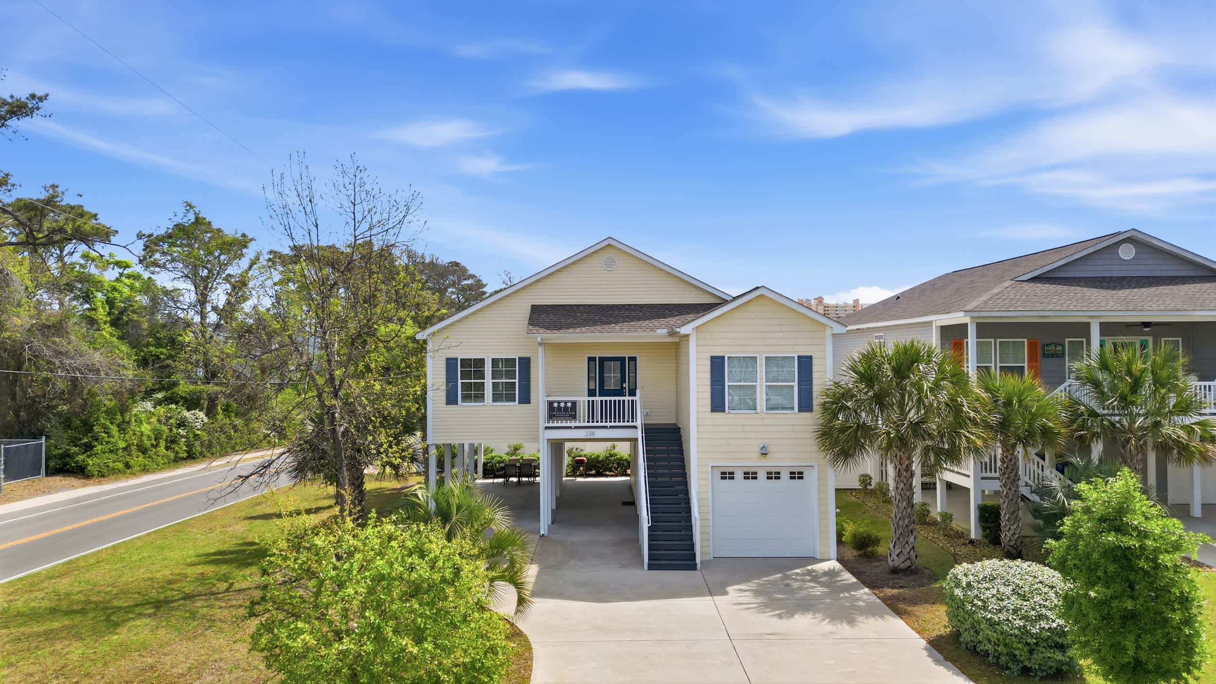 Paradise Found 2 Blocks to Beach w Air Hockey