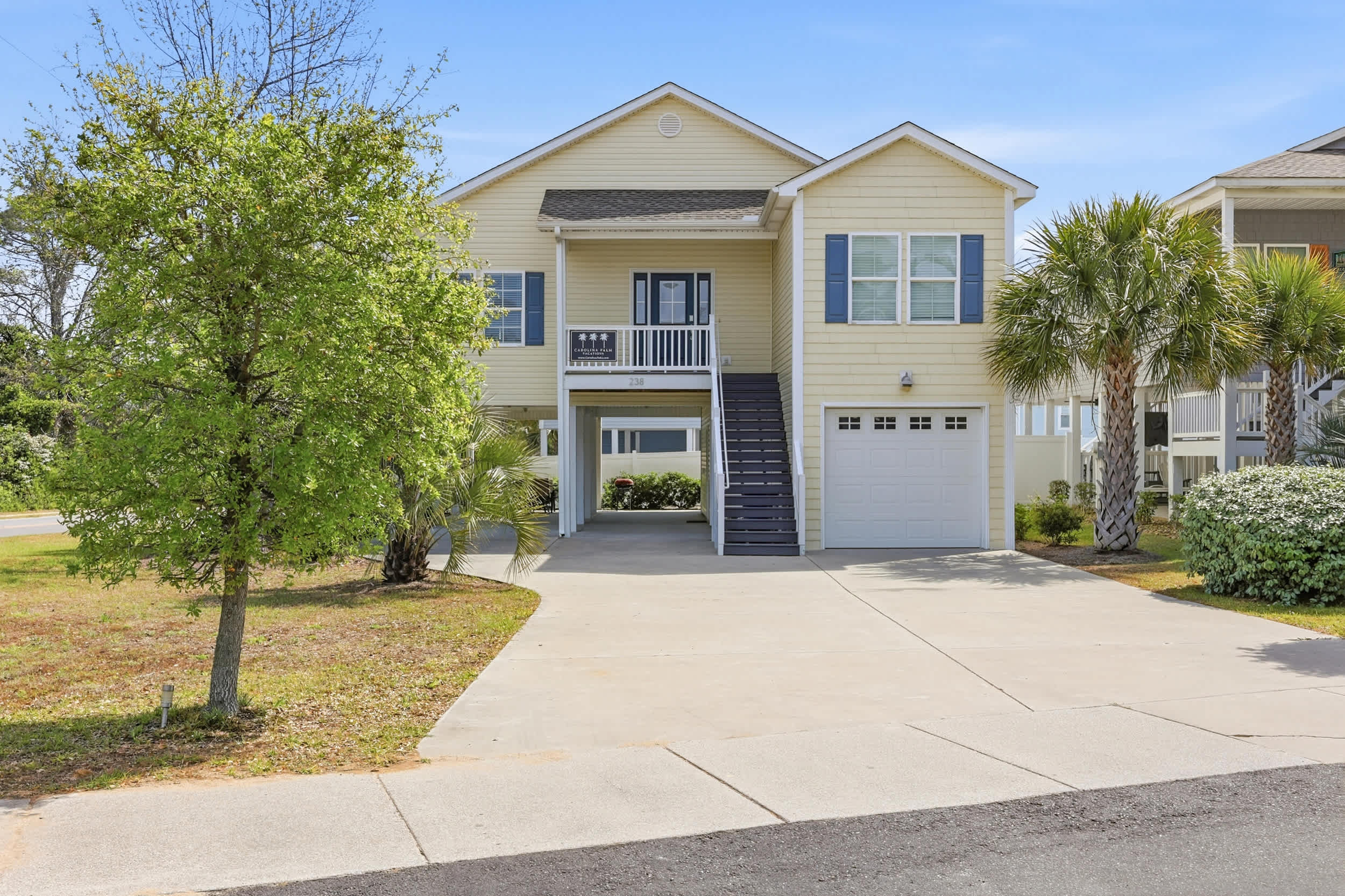 Paradise Found 2 Blocks to Beach w Air Hockey