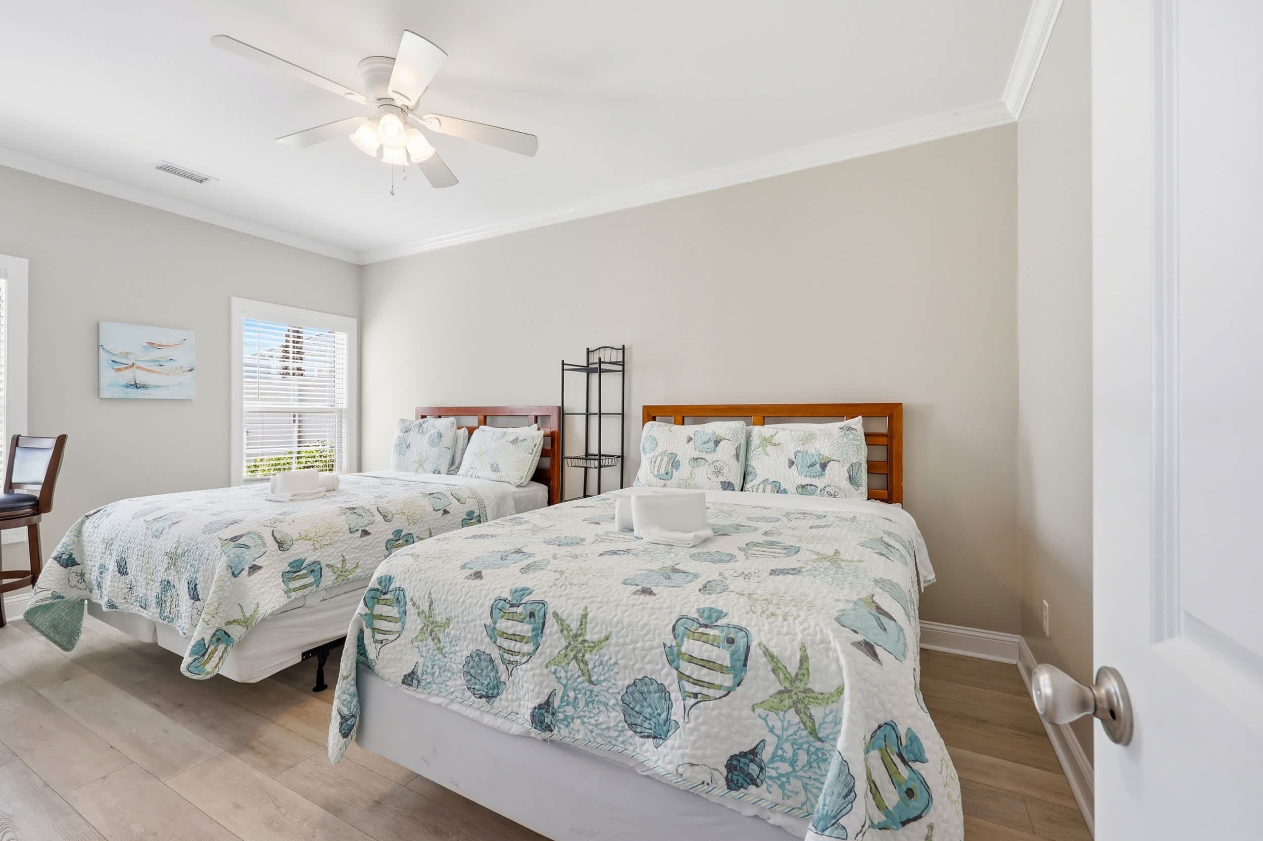 Paradise Found 2 Blocks to Beach w Air Hockey