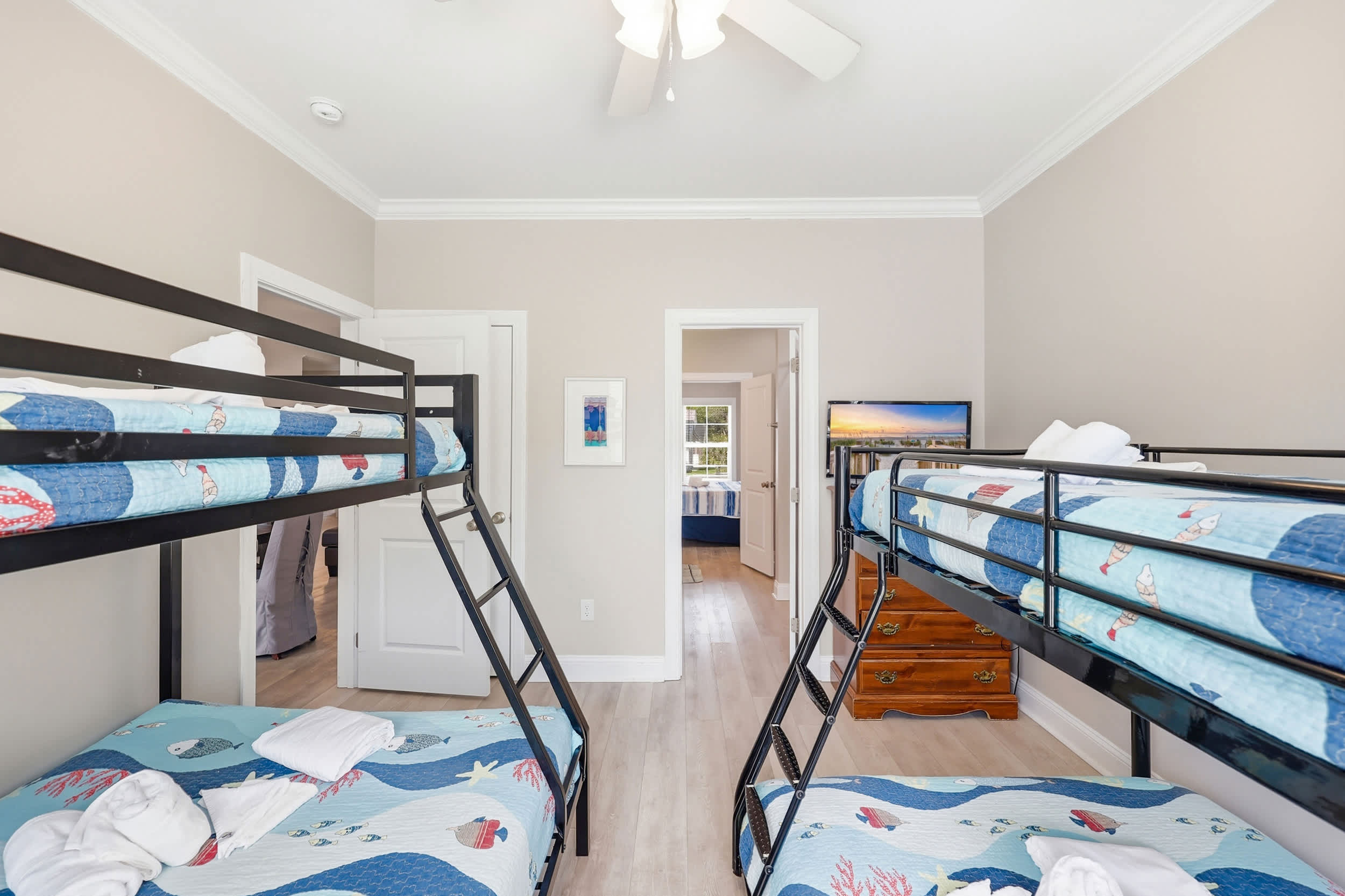 Paradise Found 2 Blocks to Beach w Air Hockey