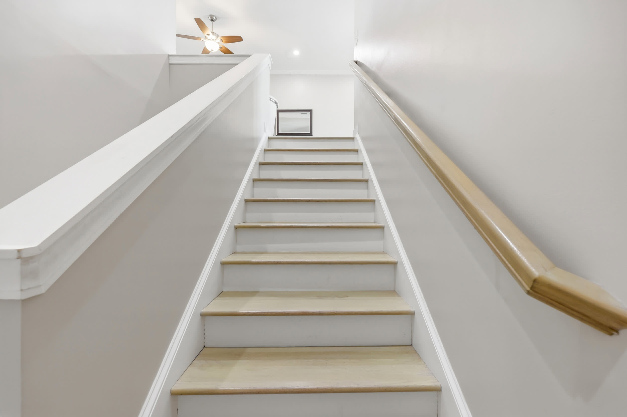 Paradise Found 2 Blocks to Beach w Air Hockey