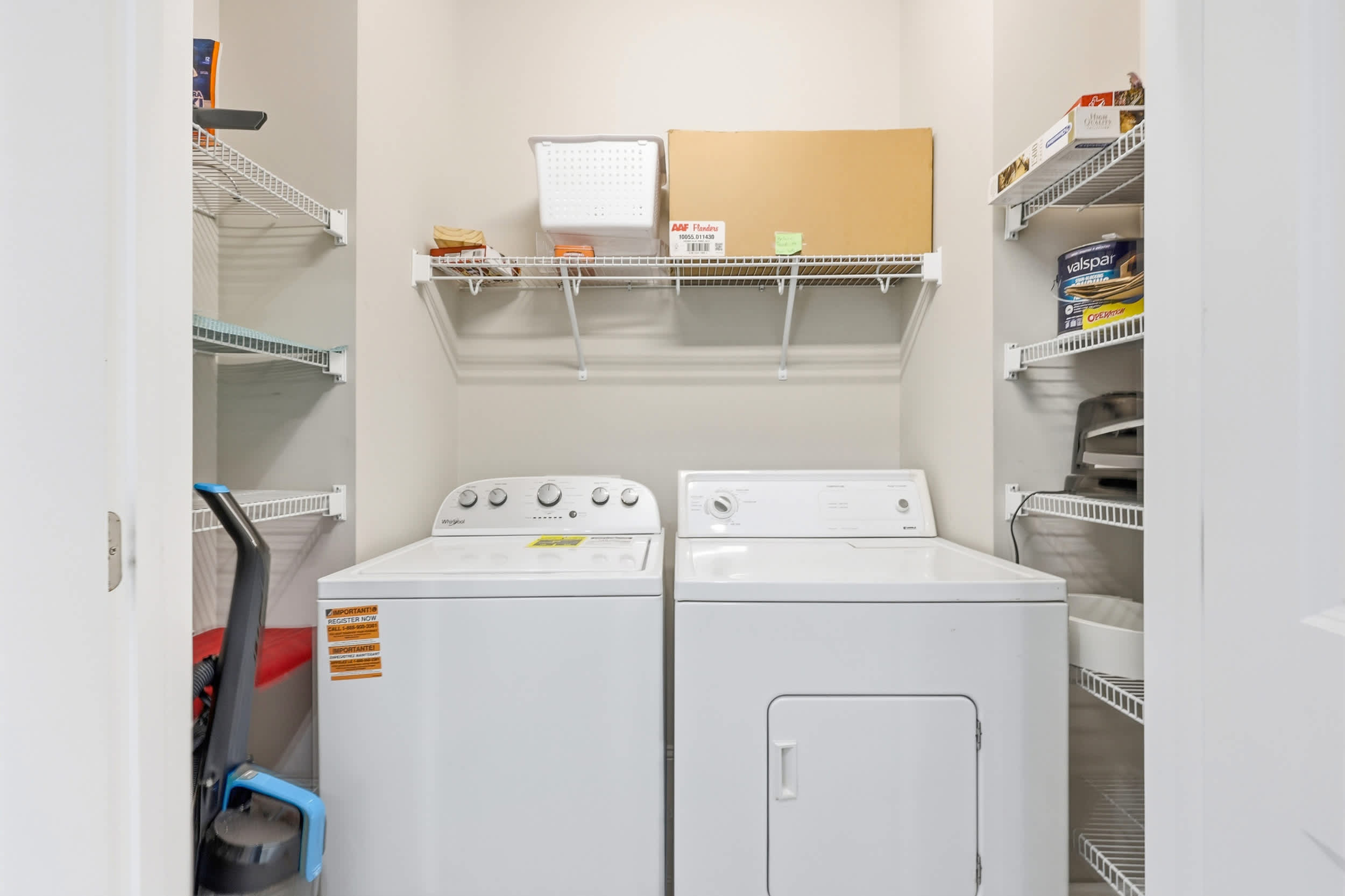 Paradise Found 2 Blocks to Beach w Air Hockey