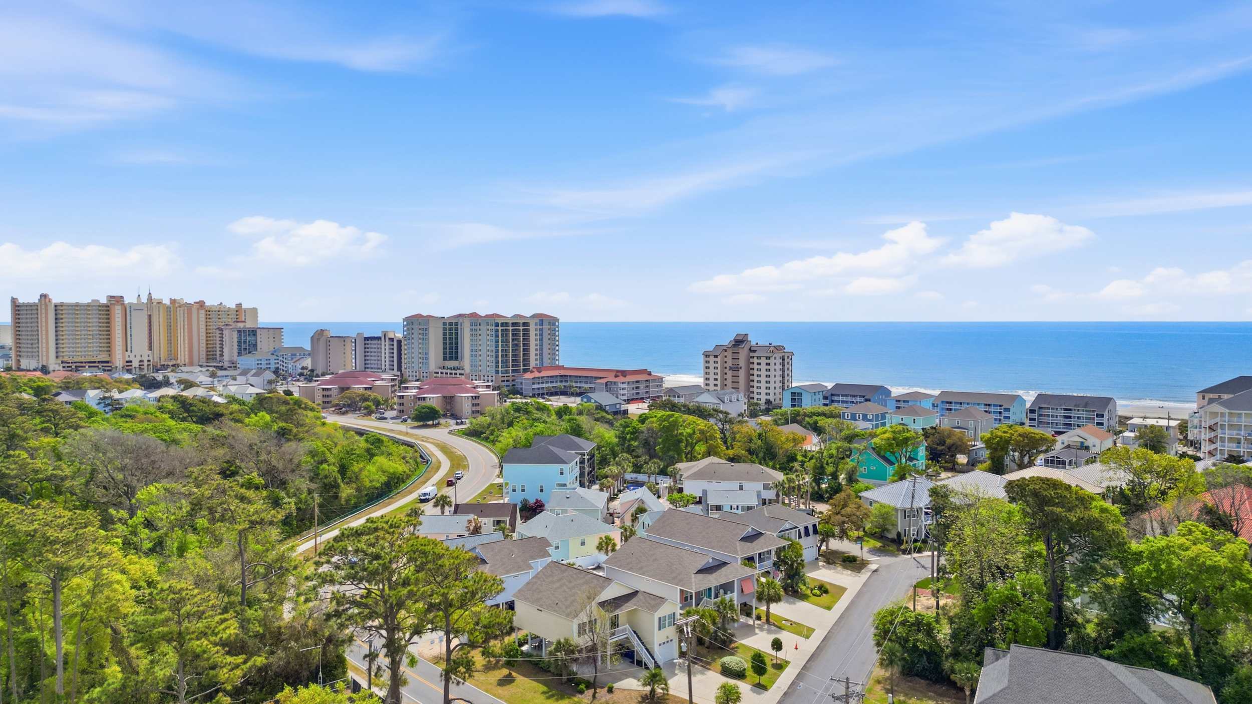 Paradise Found 2 Blocks to Beach w Air Hockey
