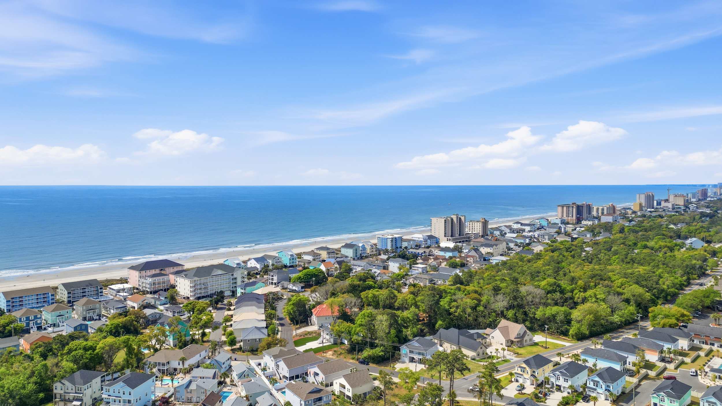 Paradise Found 2 Blocks to Beach w Air Hockey