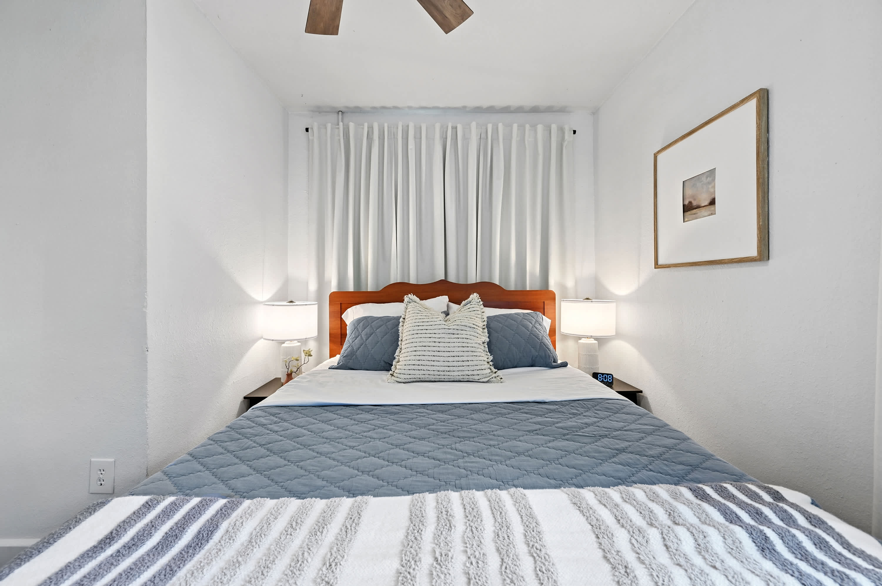 Bed 3- Queen (upstairs)