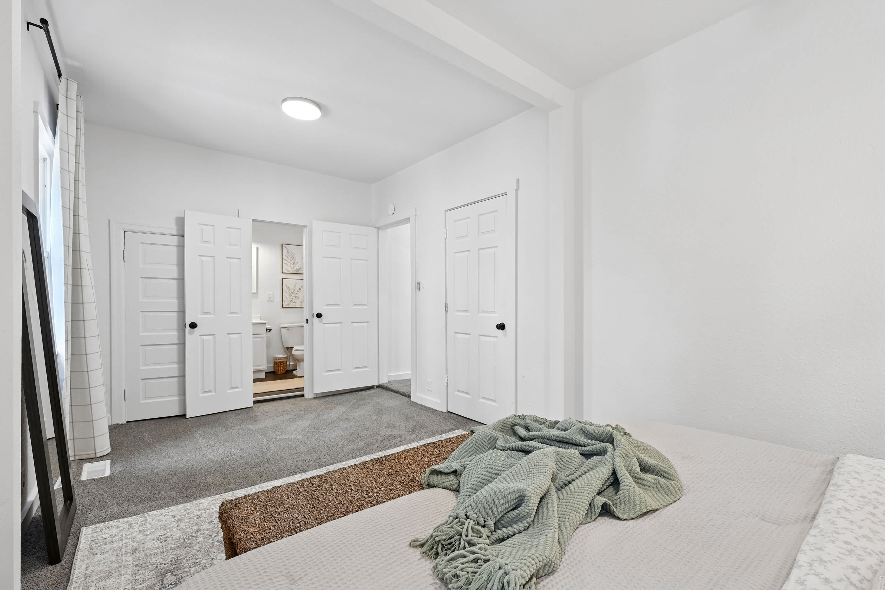 Master- King Bed (downstairs)