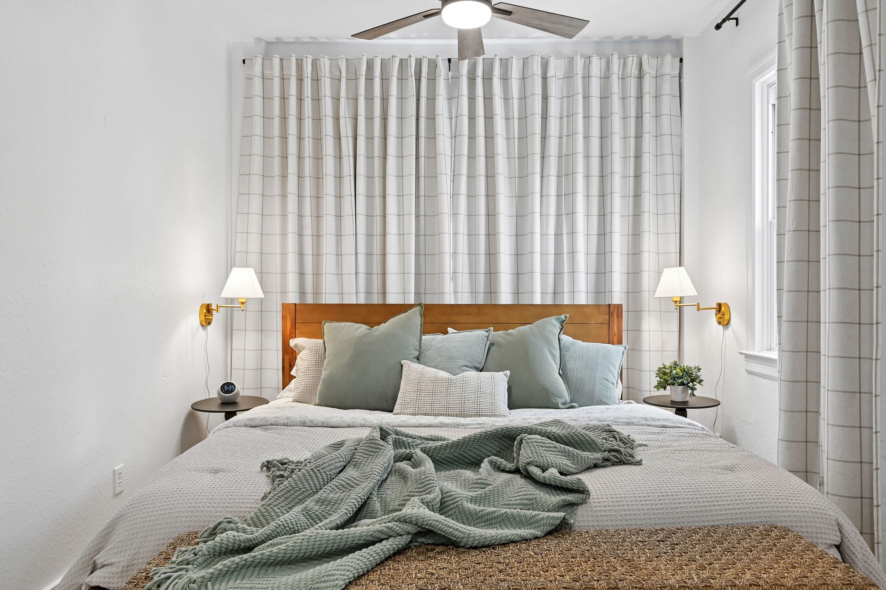 Master- King Bed (downstairs)