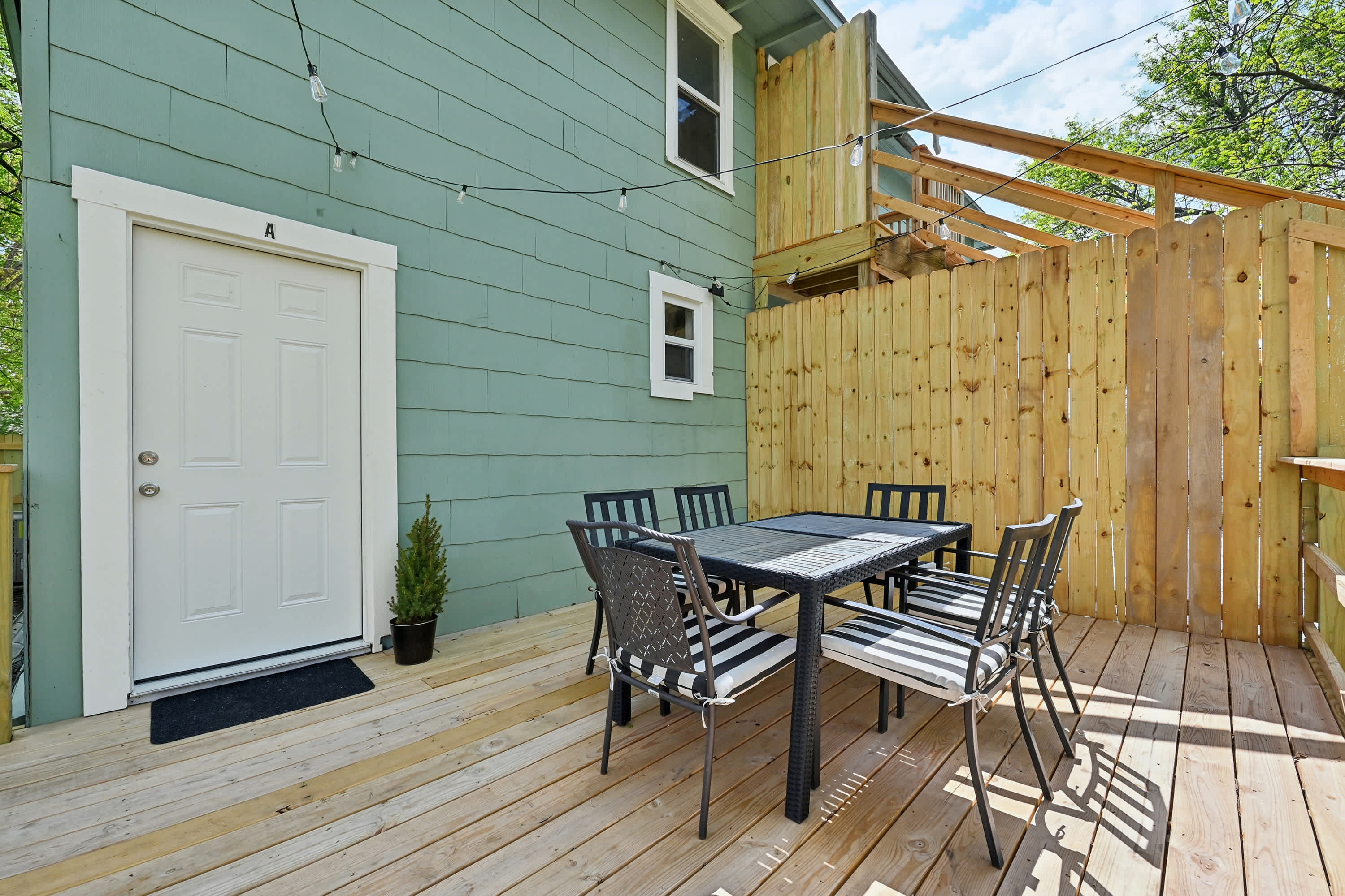 Back deck/ outdoor eating
